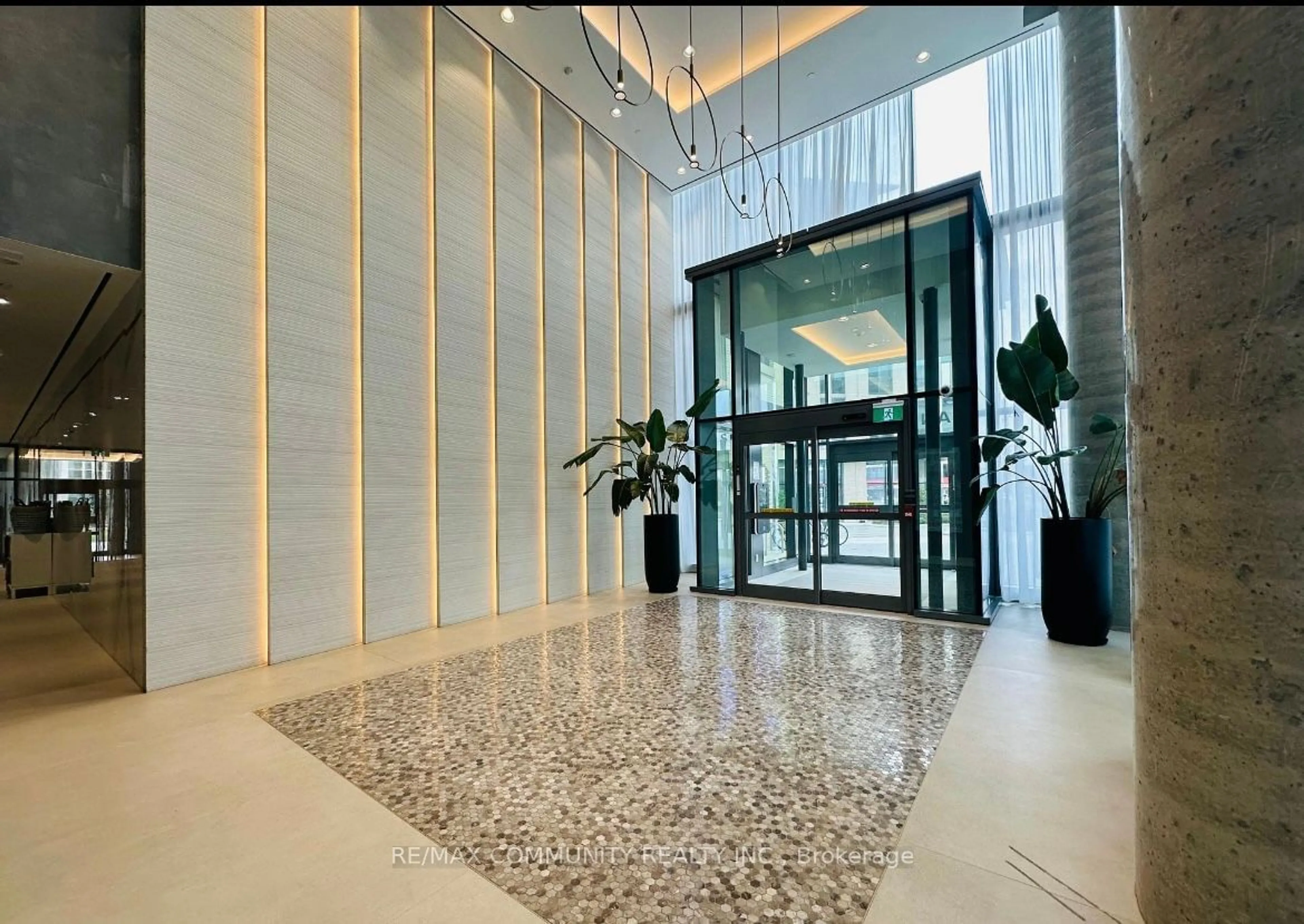 Indoor foyer, ceramic floors for 7890 Jane St #3501, Vaughan Ontario L4K 0K9