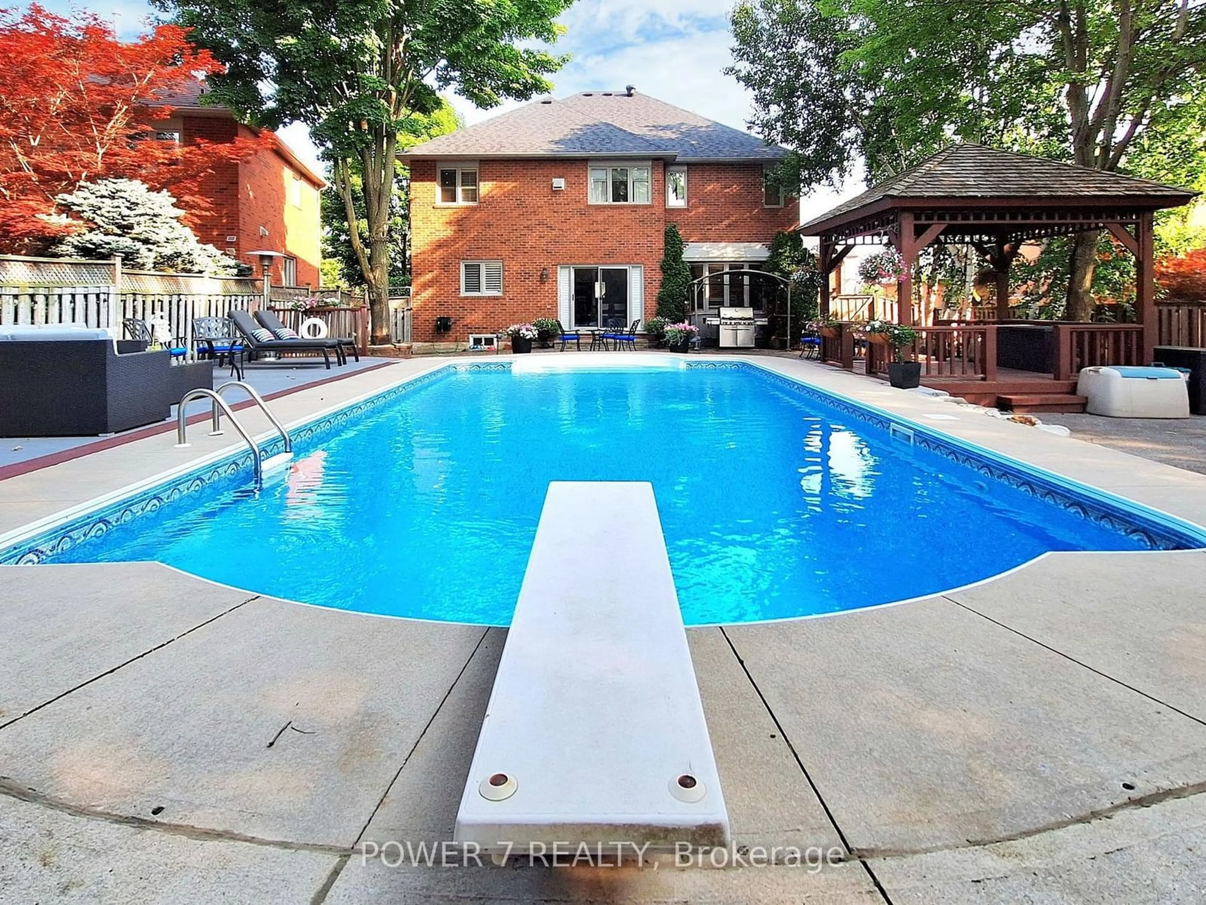 Indoor or outdoor pool for 17 Macrill Rd, Markham Ontario L6C 1S2