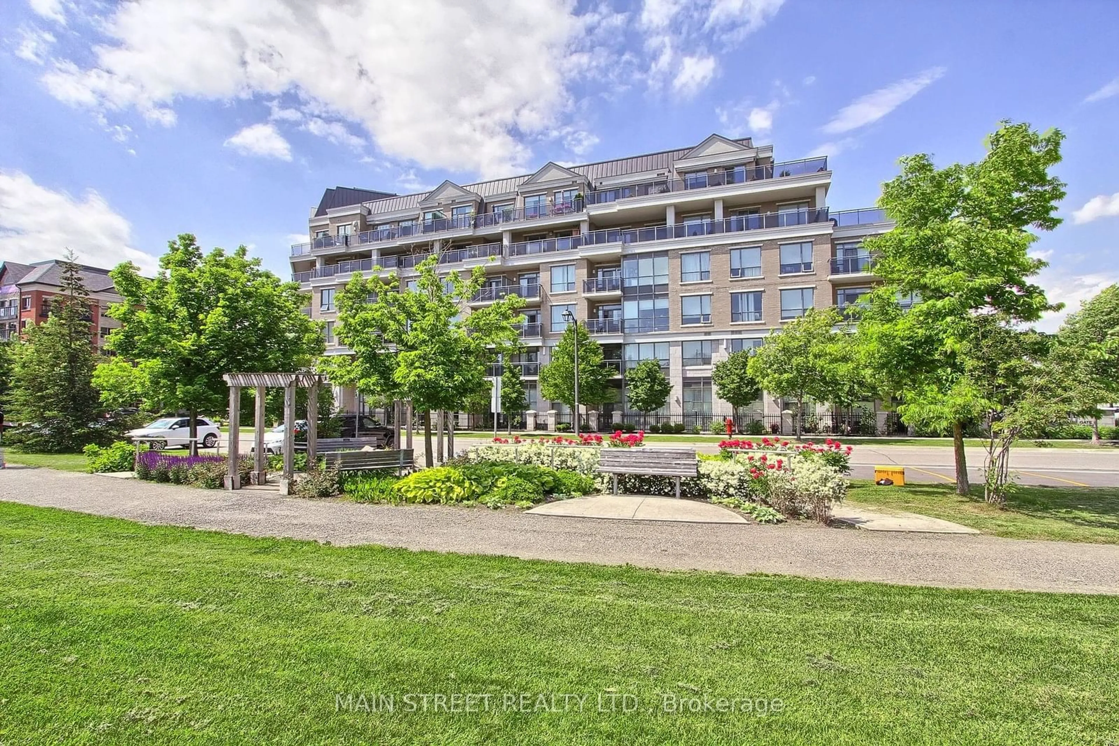 A pic from exterior of the house or condo, the street view for 111 Civic Square Gate #320, Aurora Ontario L4G 0S6