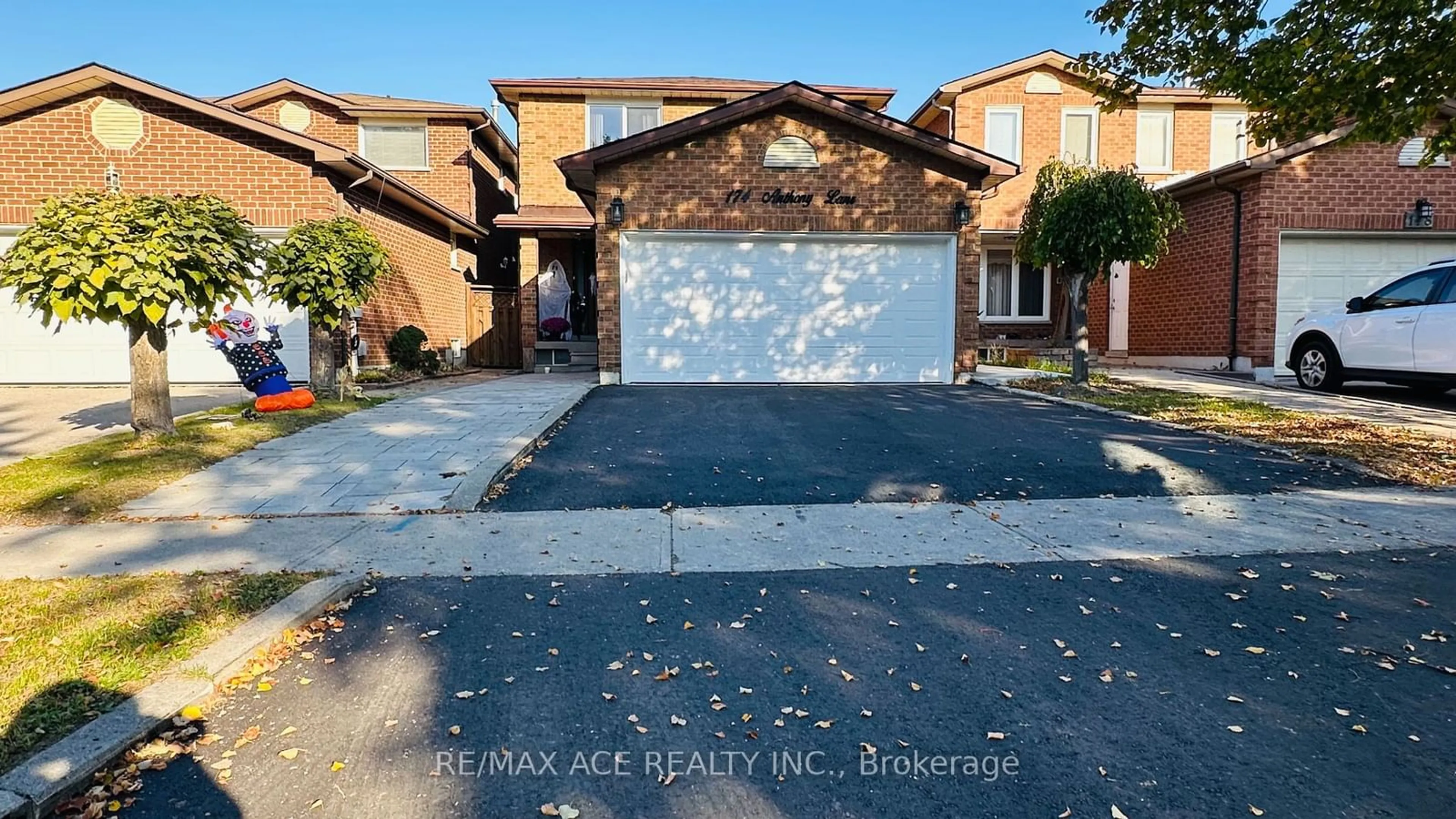 A pic from exterior of the house or condo, the street view for 174 Anthony Lane, Vaughan Ontario L4K 3K6