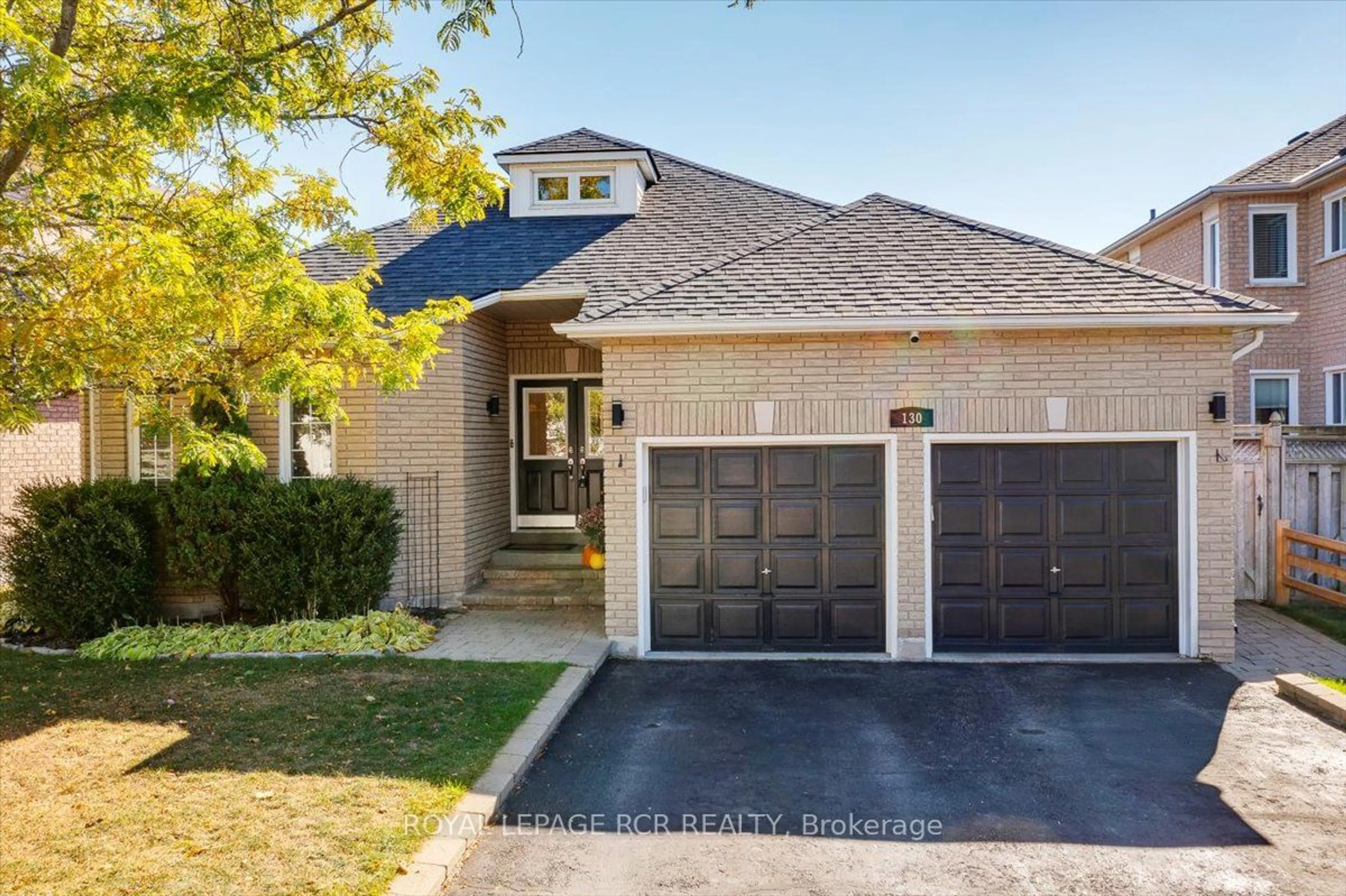 Frontside or backside of a home, cottage for 130 Mainprize Cres, East Gwillimbury Ontario L0G 1M0