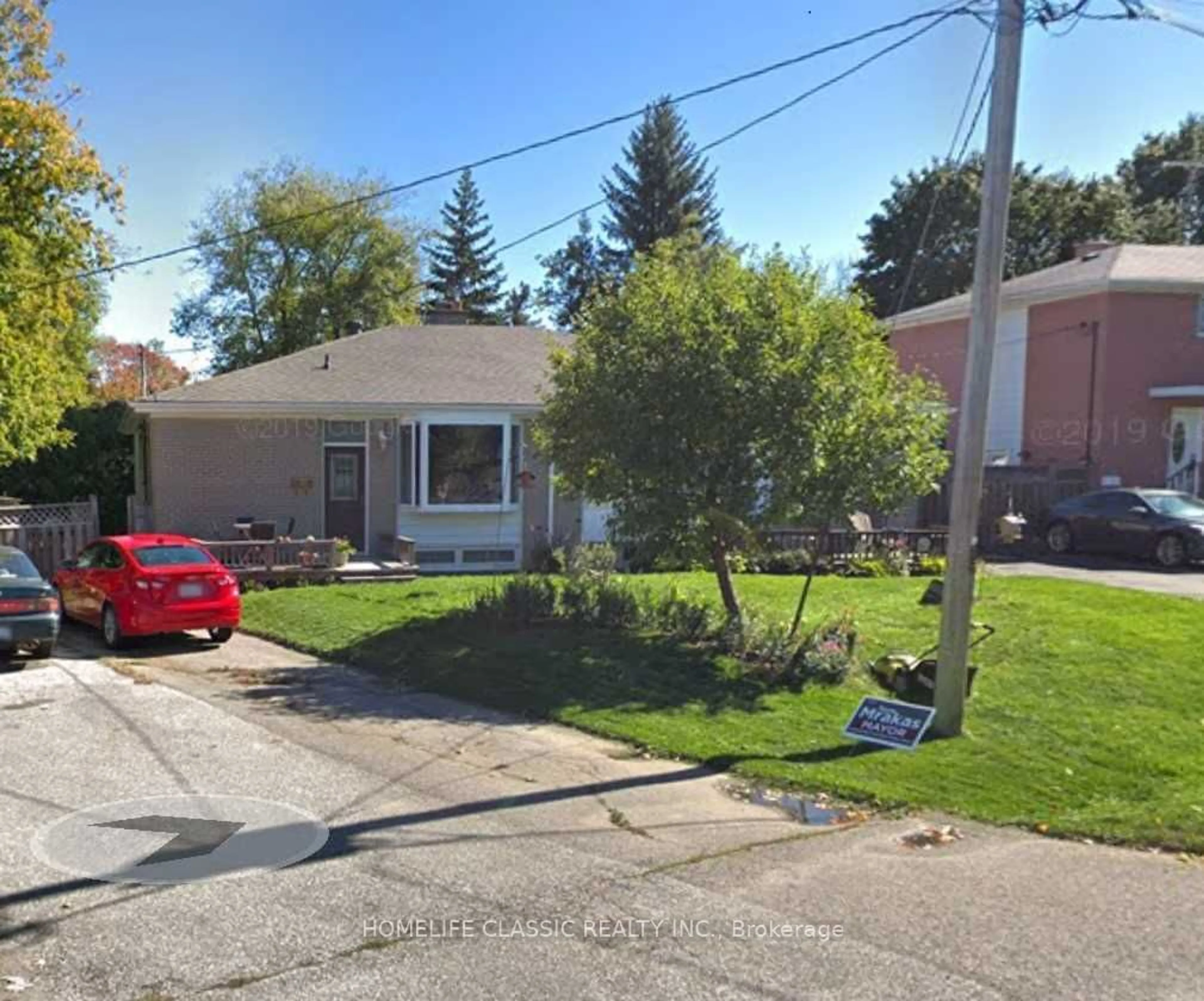 Frontside or backside of a home, the street view for 43 Bailey Cres, Aurora Ontario L4G 2B2