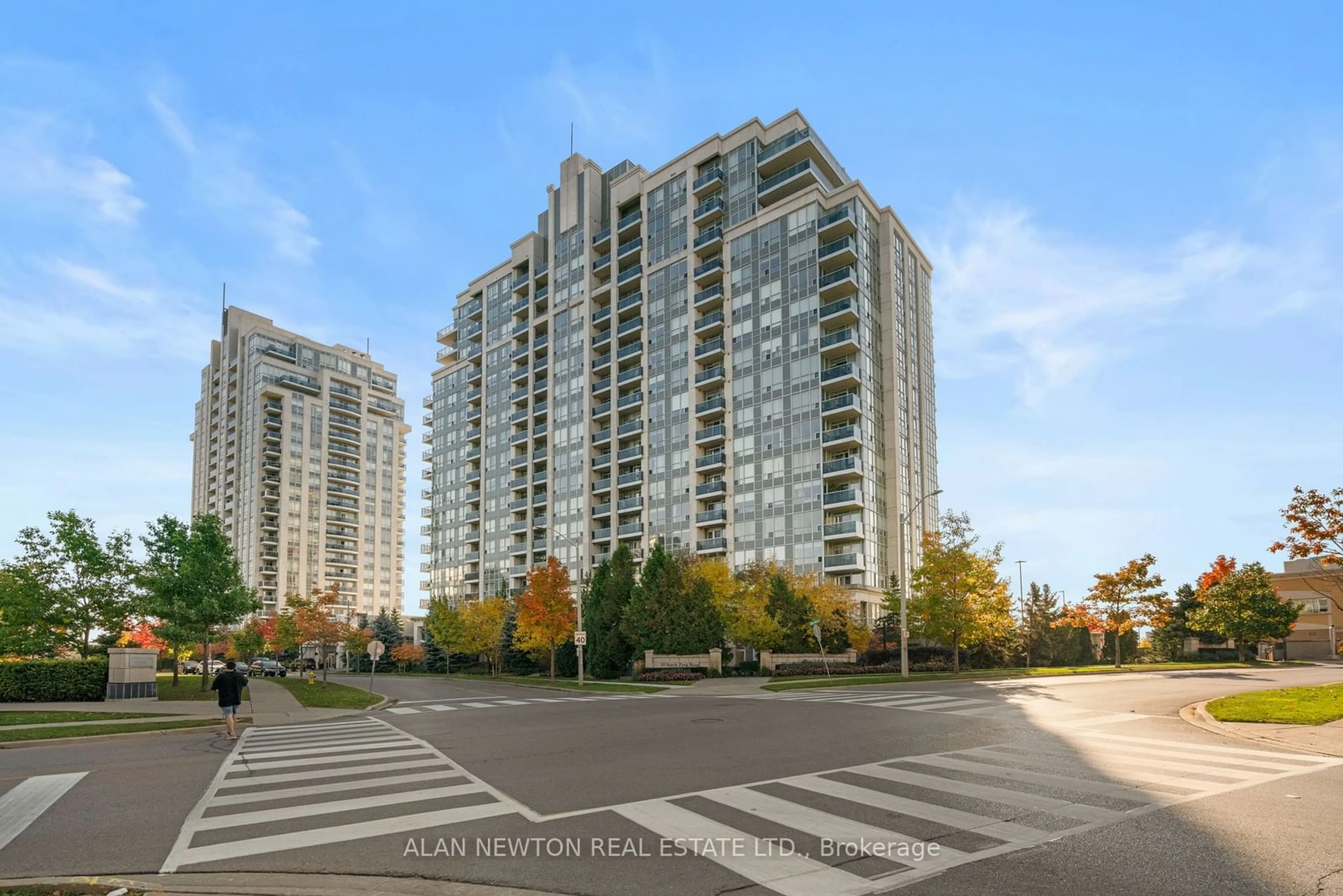 A pic from exterior of the house or condo, the front or back of building for 15 North Park Rd #911, Vaughan Ontario L4J 0A1