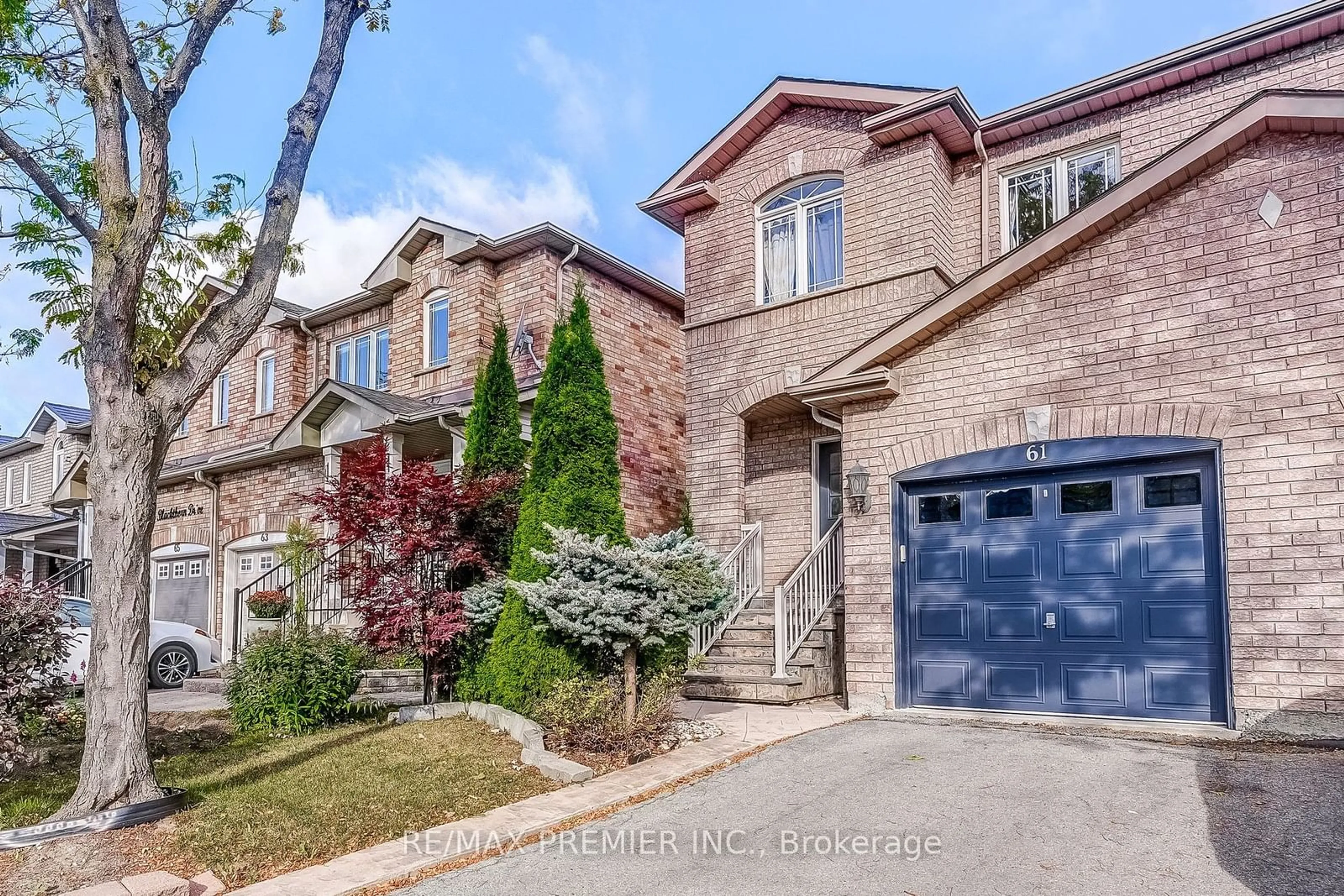 Home with brick exterior material for 61 Blackthorn Dr, Vaughan Ontario L6A 3N5