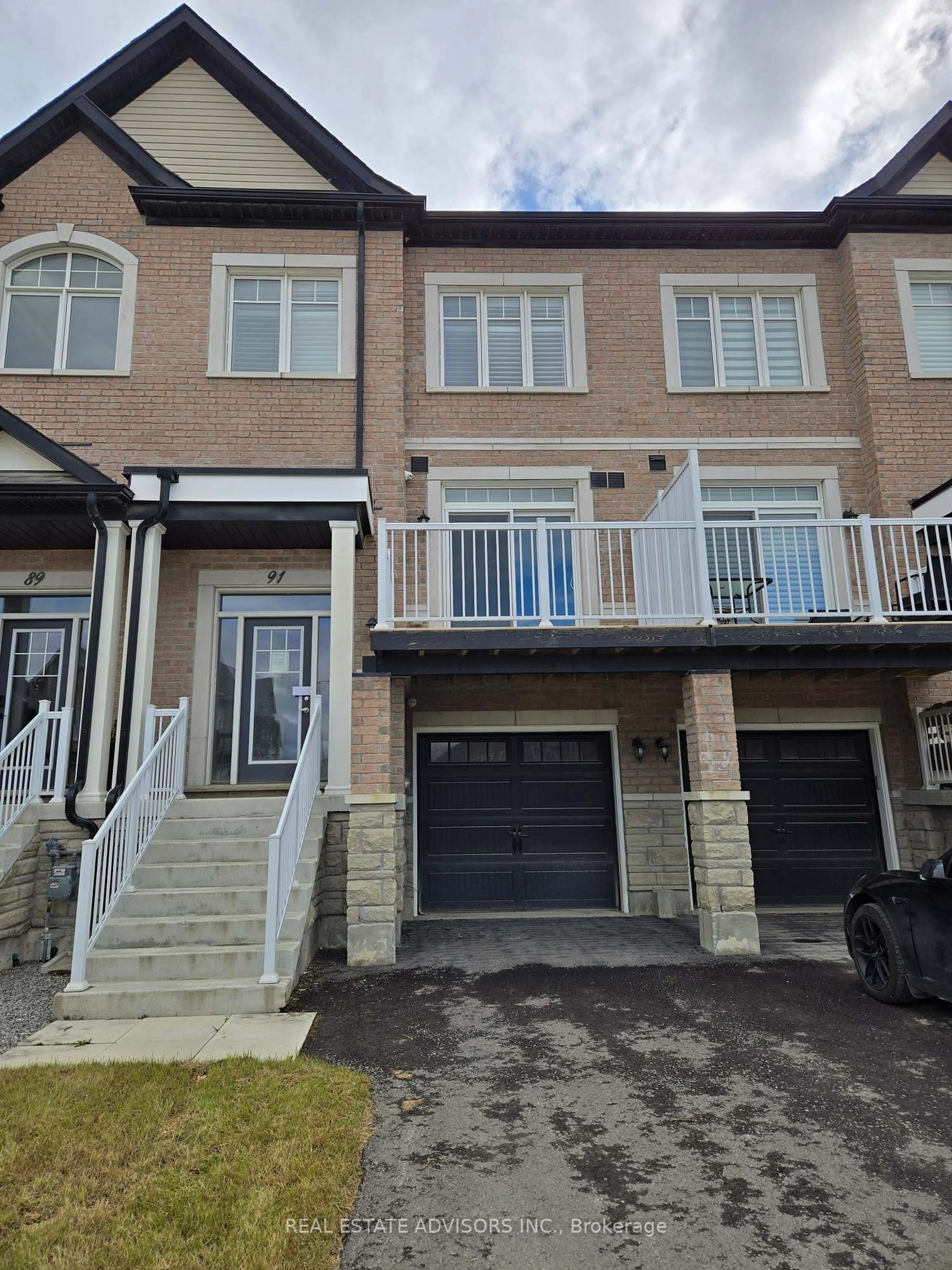 A pic from exterior of the house or condo, the front or back of building for 91 Seguin St, Richmond Hill Ontario L4E 1H8