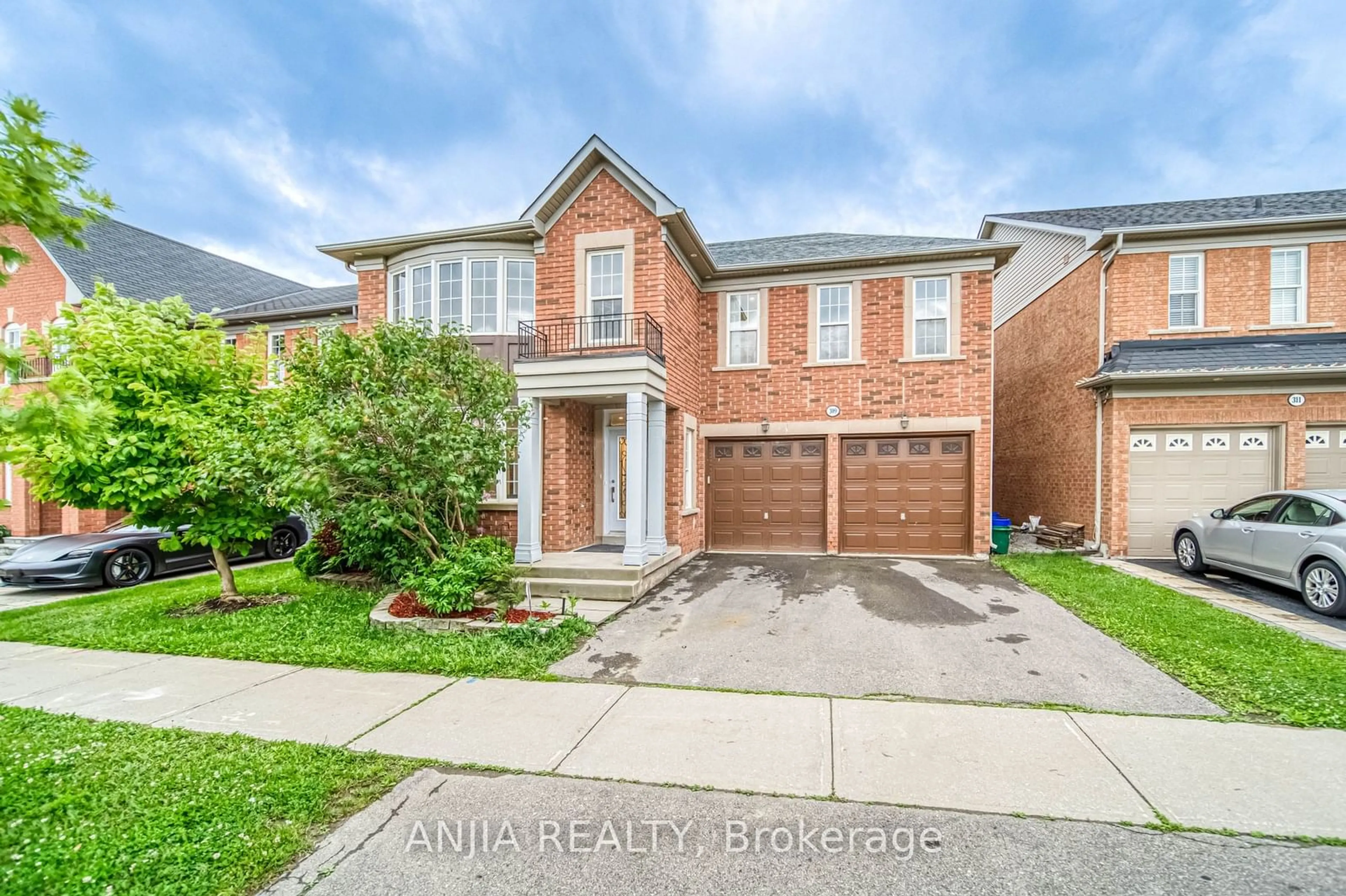 Frontside or backside of a home, the street view for 309 Tower Hill Rd, Richmond Hill Ontario L4E 0A6