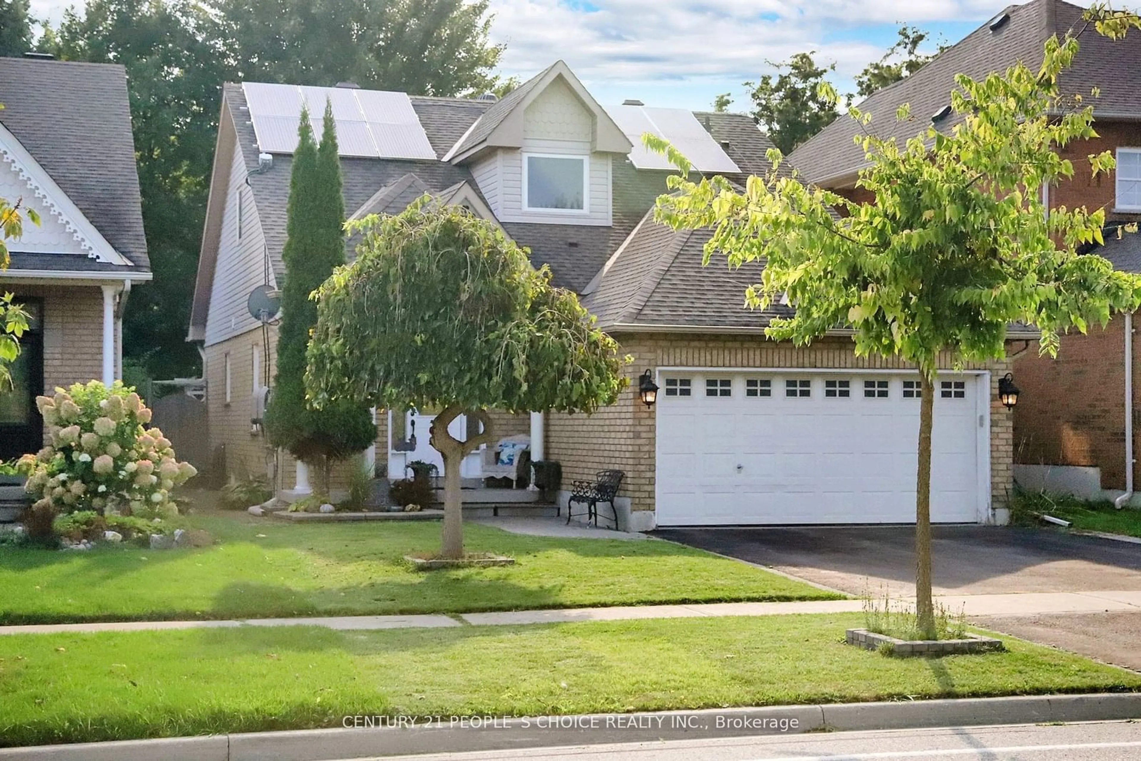 Frontside or backside of a home, the street view for 95 Old Colony Rd, Richmond Hill Ontario L4E 3X2