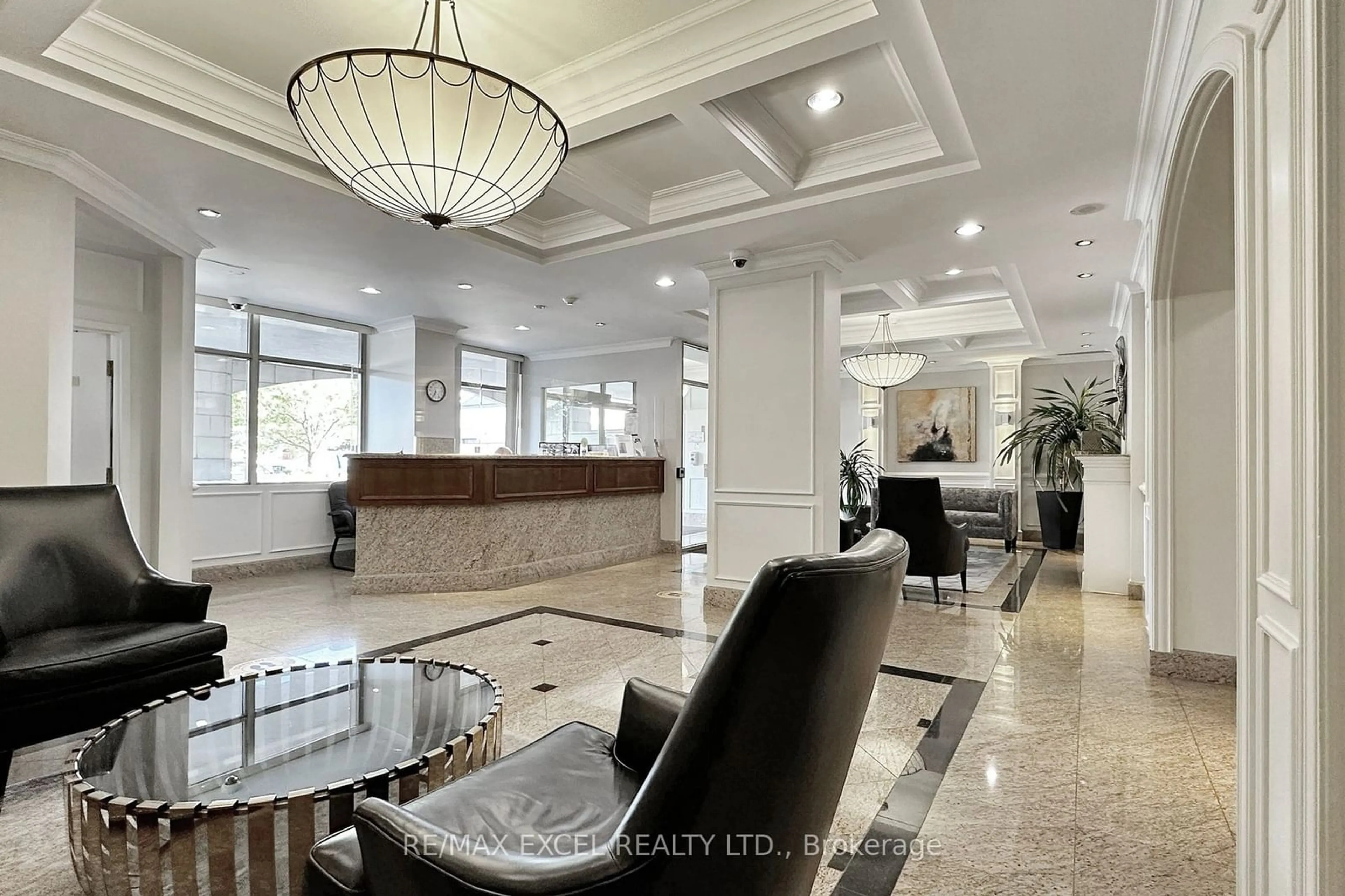 Indoor lobby, ceramic floors for 130 Pond Dr #808, Markham Ontario L3T 7W5