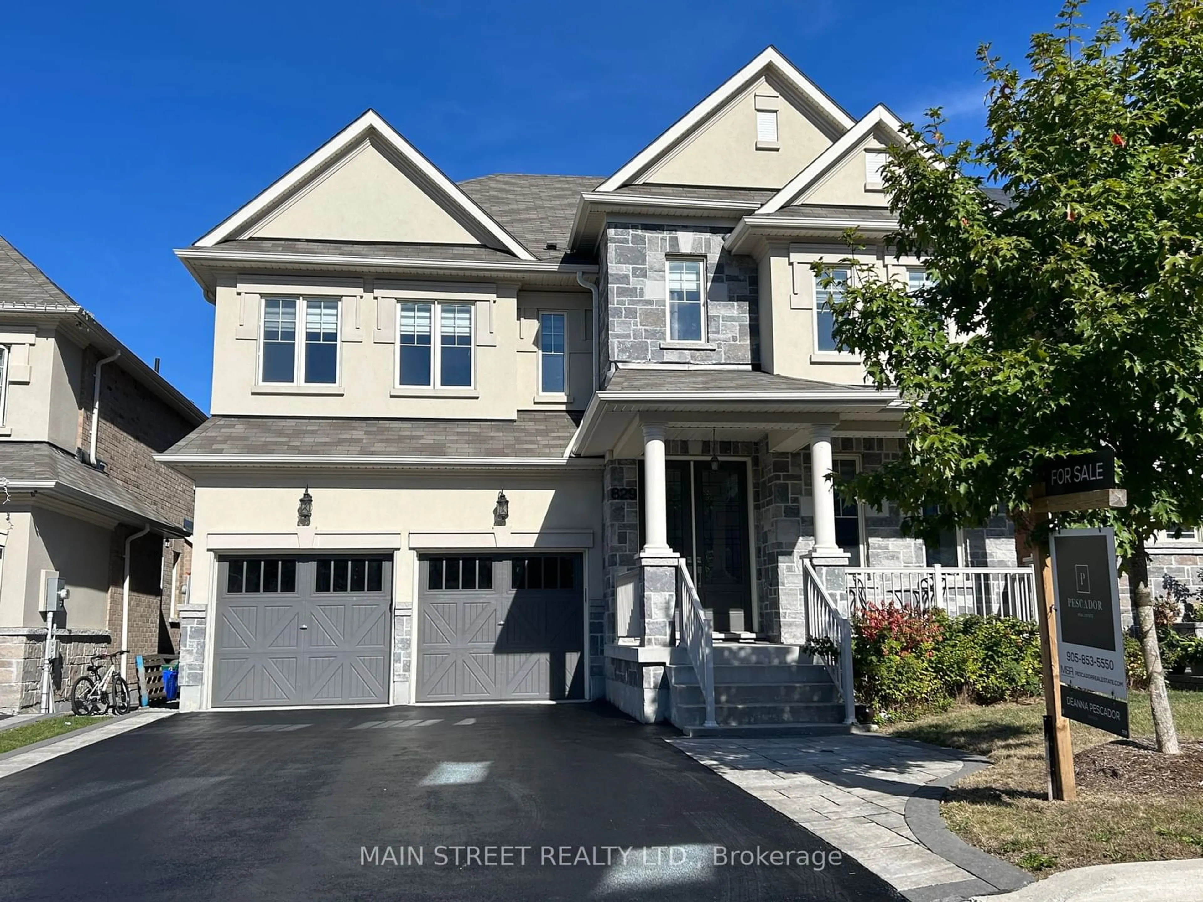 Frontside or backside of a home, the street view for 829 Elvidge Tr, Newmarket Ontario L3X 0J3