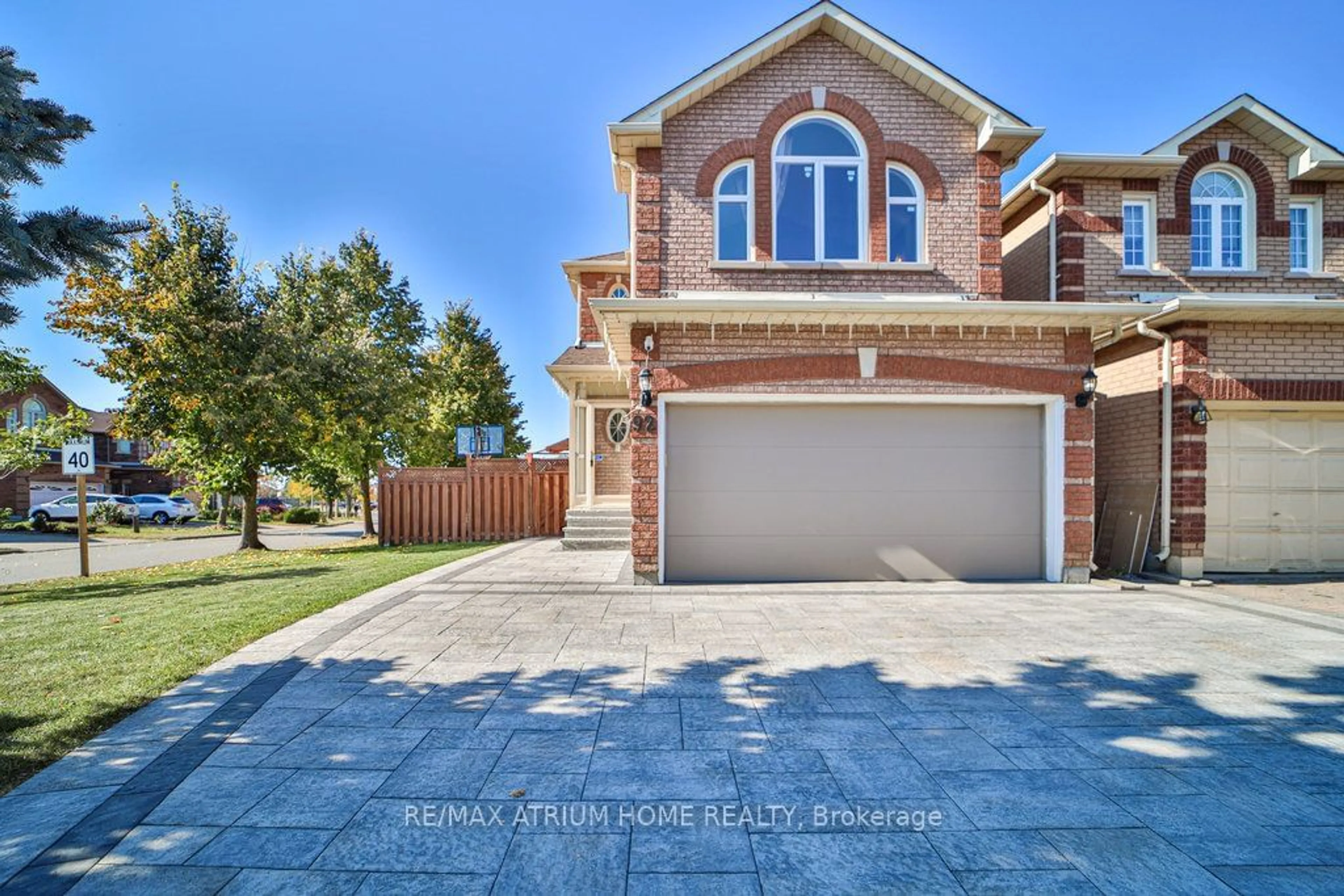 Home with brick exterior material for 92 Milliken Meadows Dr, Markham Ontario L3R 0V5