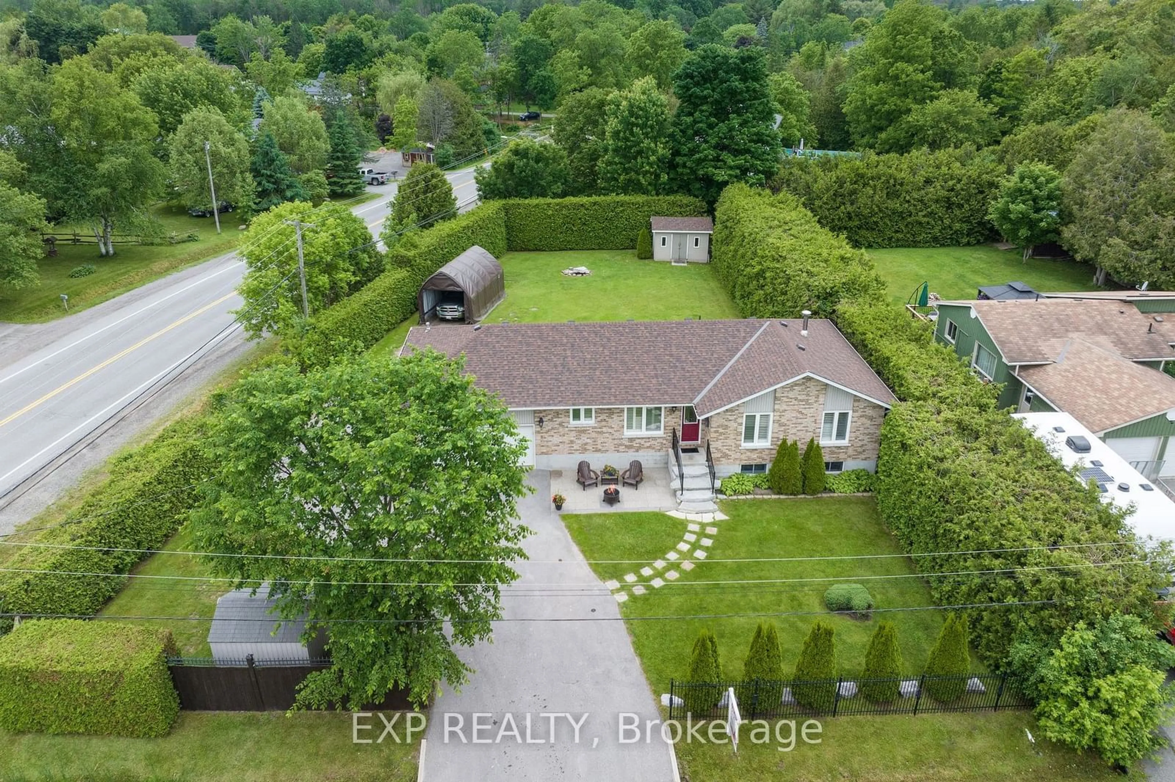 Frontside or backside of a home, cottage for 8 Griffith Ave, Georgina Ontario L0E 1N0