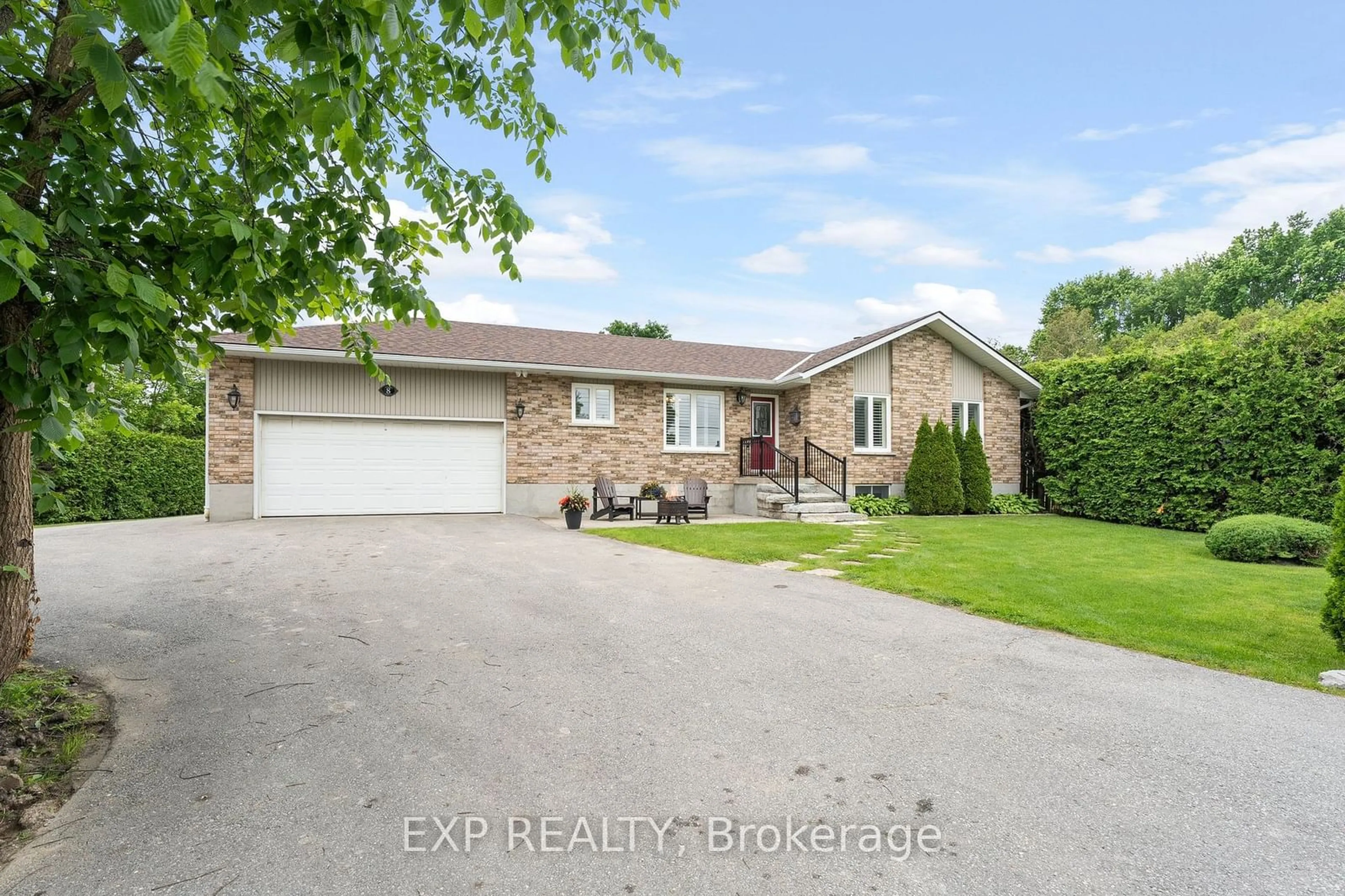 Frontside or backside of a home, cottage for 8 Griffith Ave, Georgina Ontario L0E 1N0