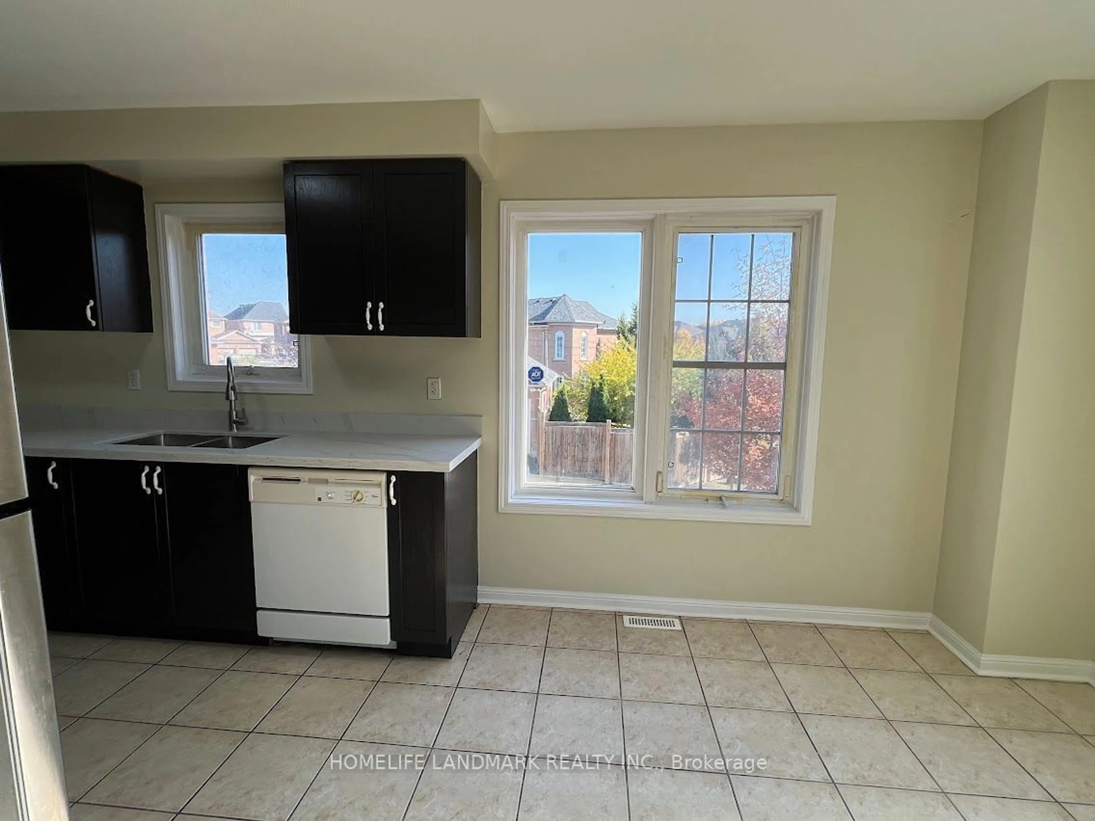 Standard kitchen, not visible floor, cottage for 1 Nakina Way, Markham Ontario L3R 5Y7