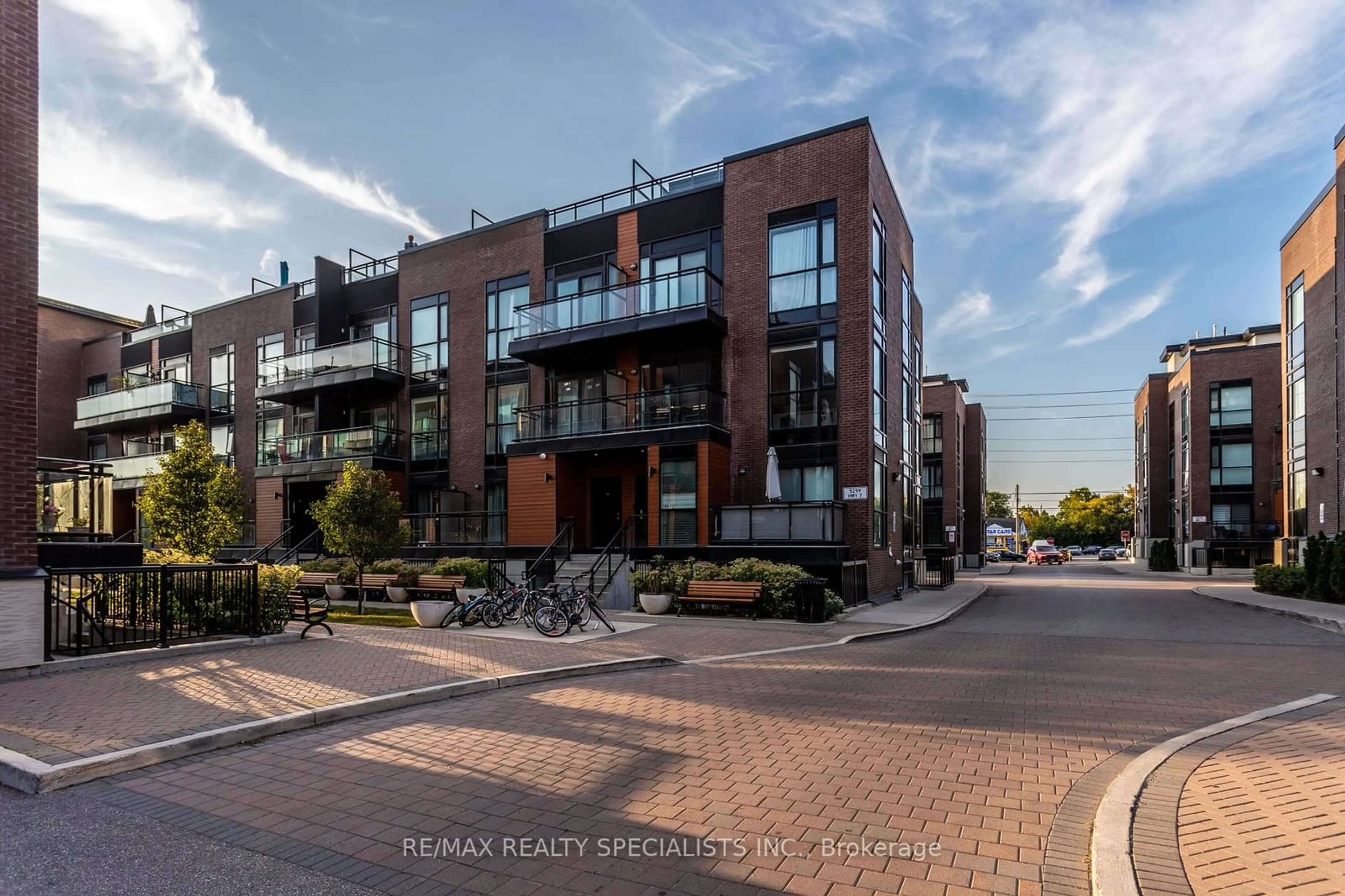 A pic from exterior of the house or condo, the street view for 52 Coles Ave #E403, Vaughan Ontario L4L 0J1