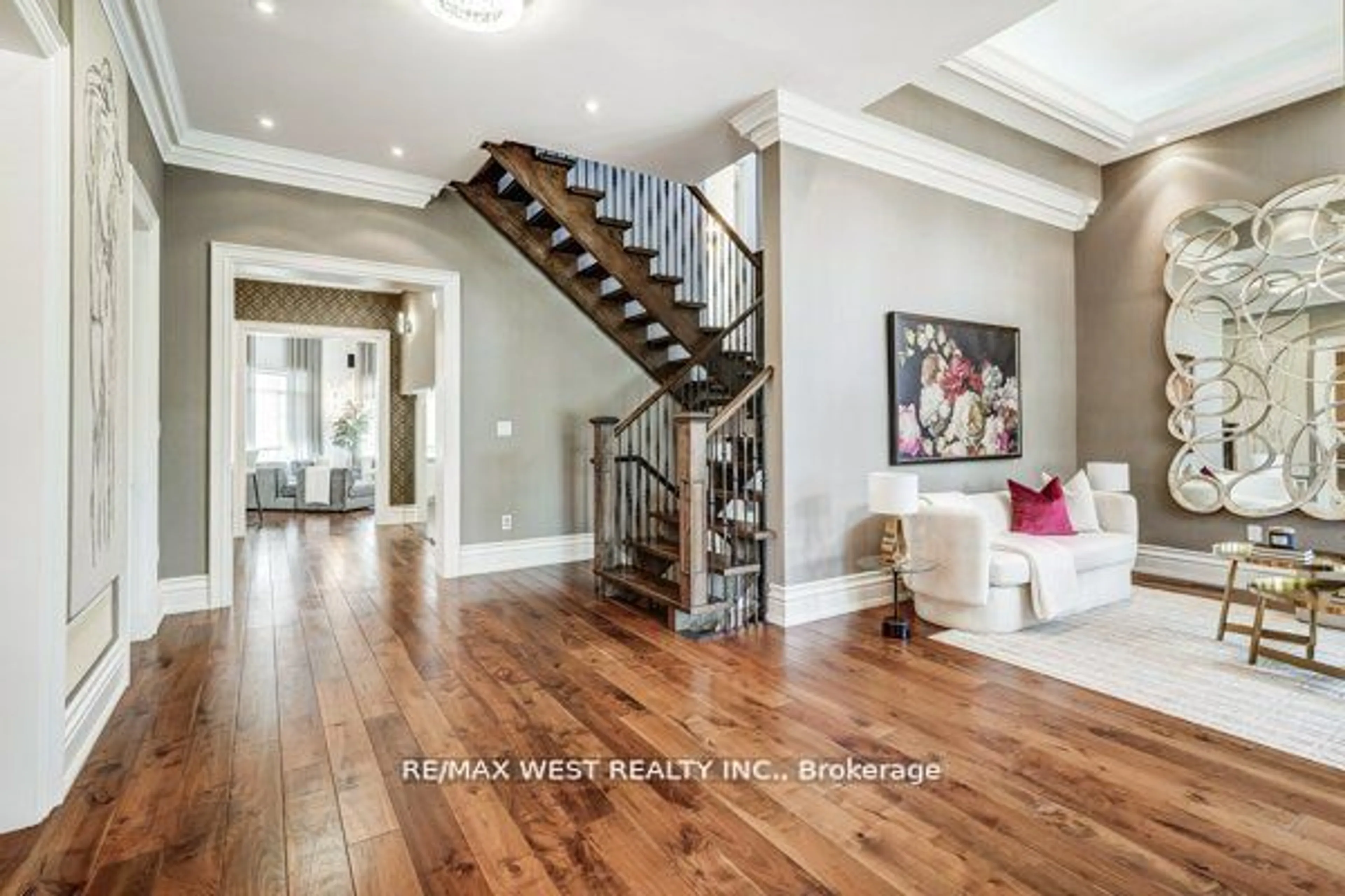 Indoor entryway, wood floors for 115 Hazelridge Crt, Vaughan Ontario L0J 1C0