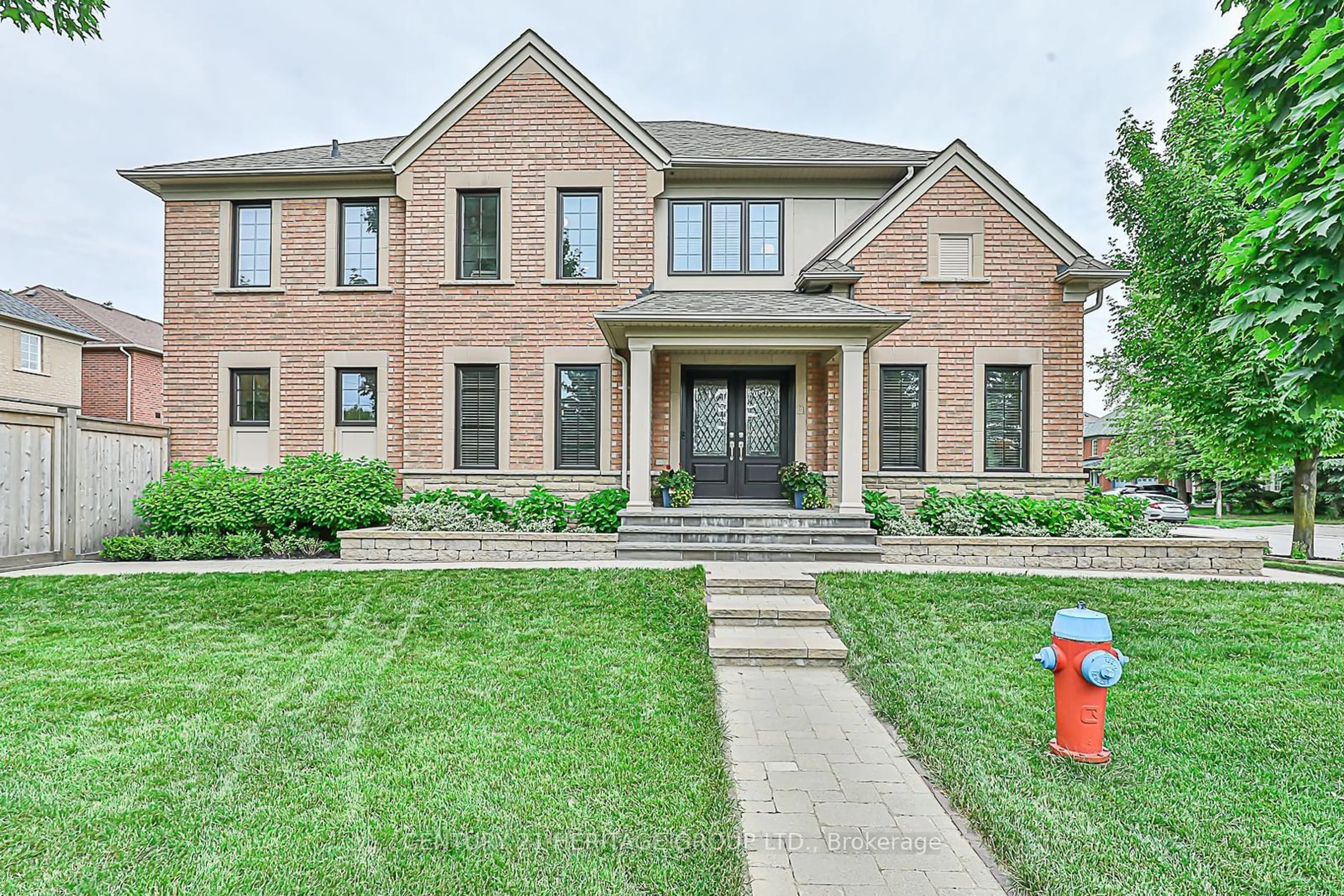 Home with brick exterior material for 21 Courtney Cres, Richmond Hill Ontario L4E 4B9