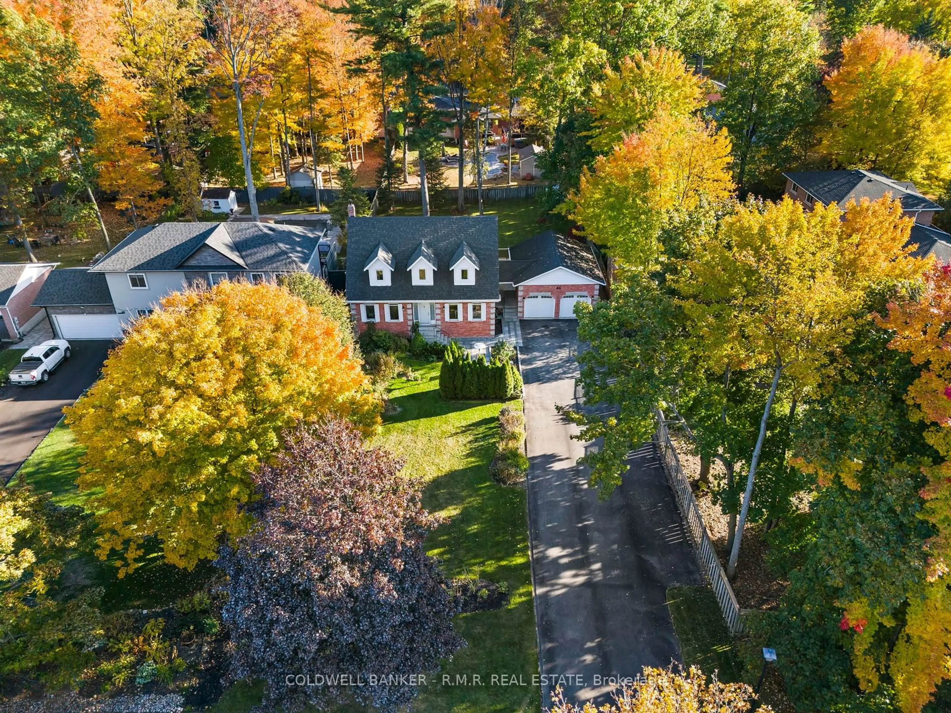 Frontside or backside of a home, the street view for 46 French Cres, East Gwillimbury Ontario L9N 1J8