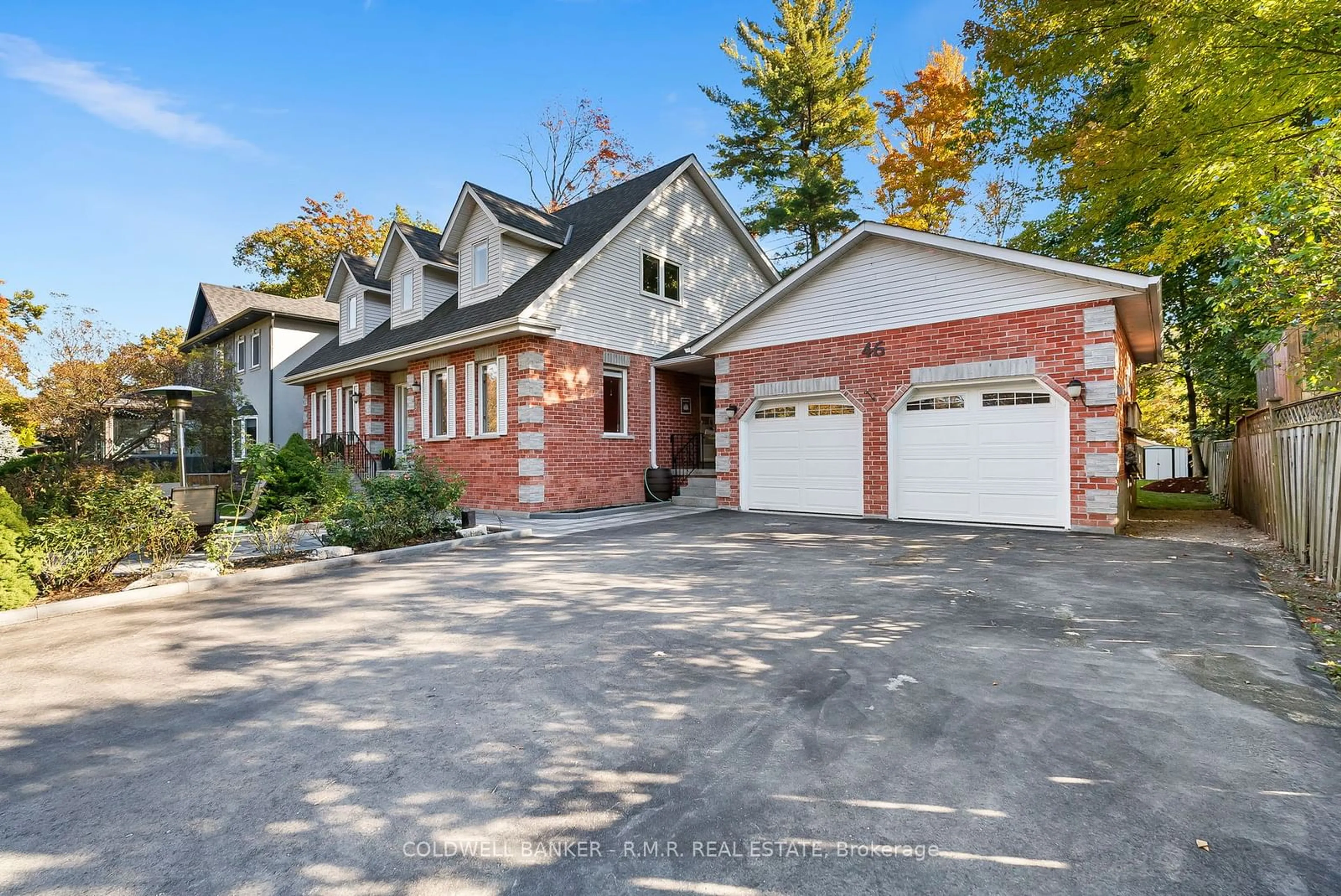 Home with brick exterior material for 46 French Cres, East Gwillimbury Ontario L9N 1J8