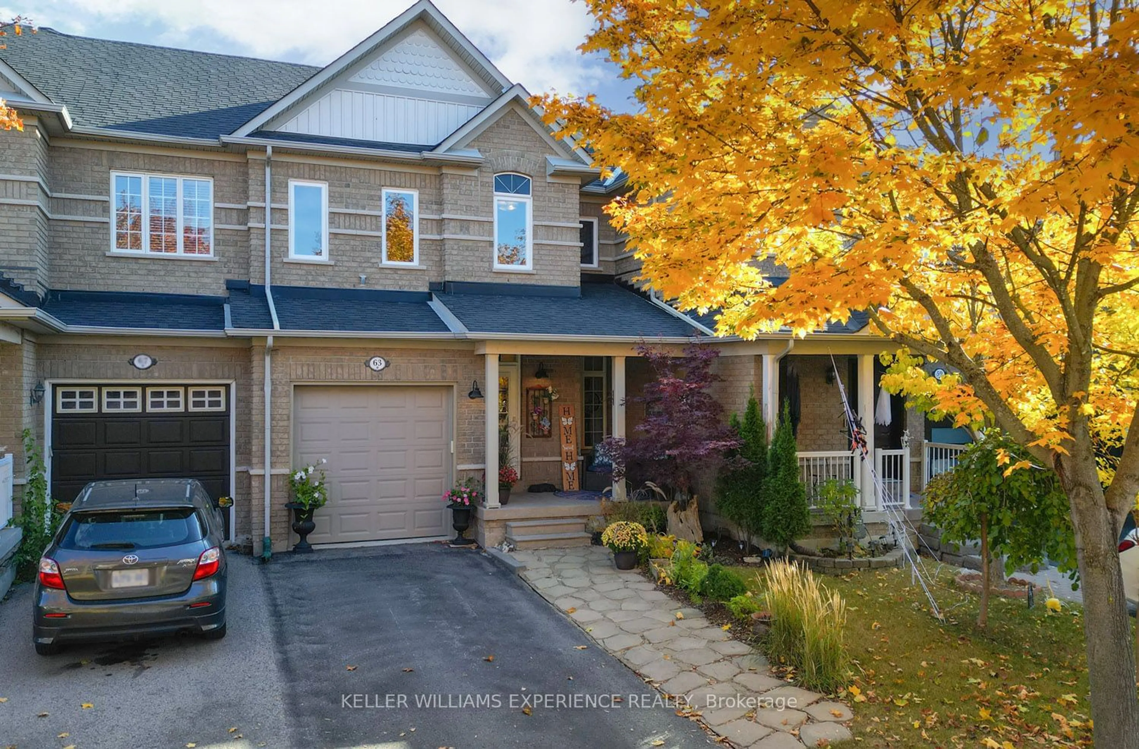 A pic from exterior of the house or condo, cottage for 63 Watkins Glen Cres, Aurora Ontario L4G 7S6