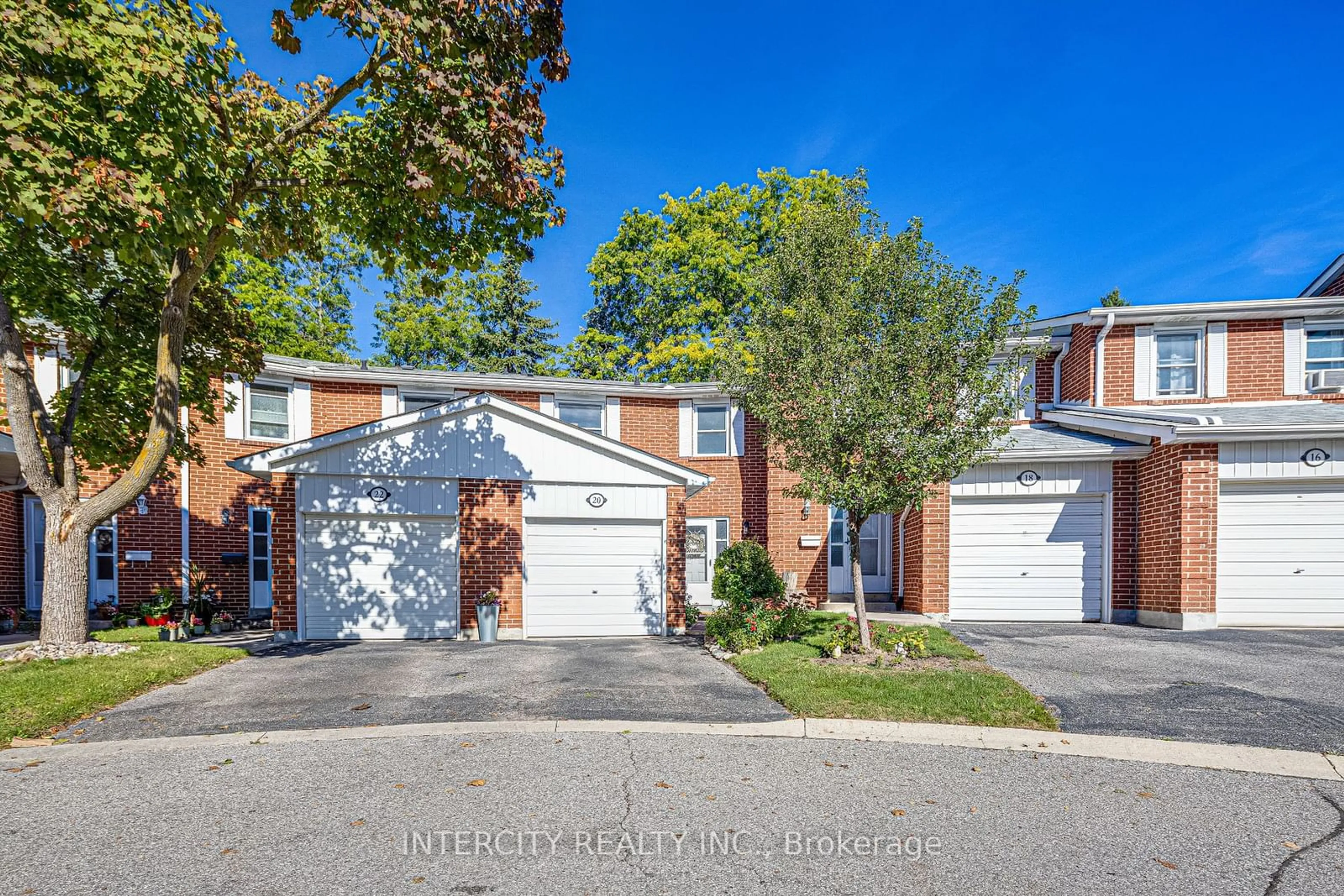 A pic from exterior of the house or condo, the street view for 20 Reith Way, Markham Ontario L3T 5C7