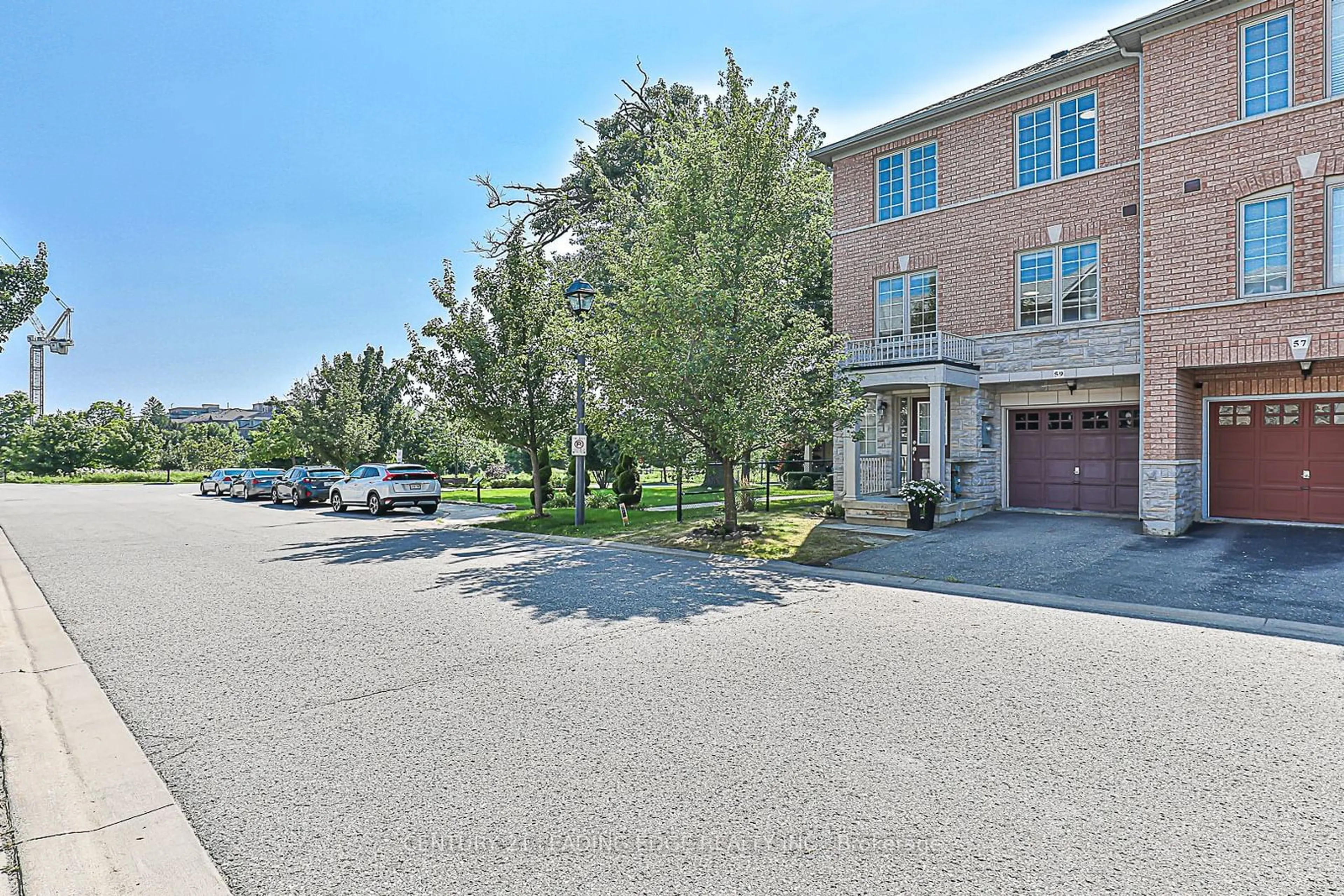 A pic from exterior of the house or condo, the street view for 59 THOROUGHBRED Way, Markham Ontario L6C 0B7