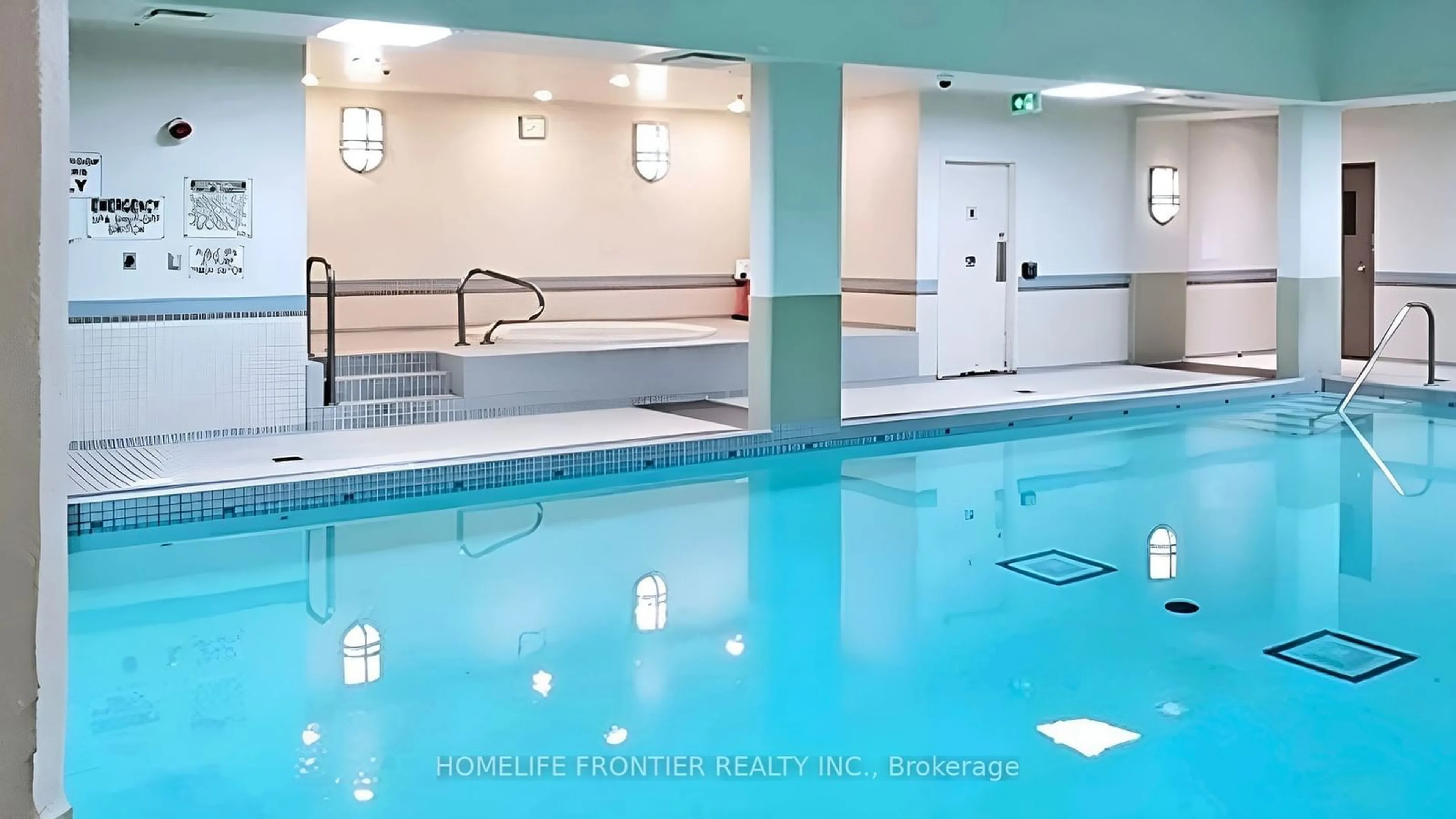 Indoor or outdoor pool for 7 North Park Rd #1007, Vaughan Ontario L4J 0C9