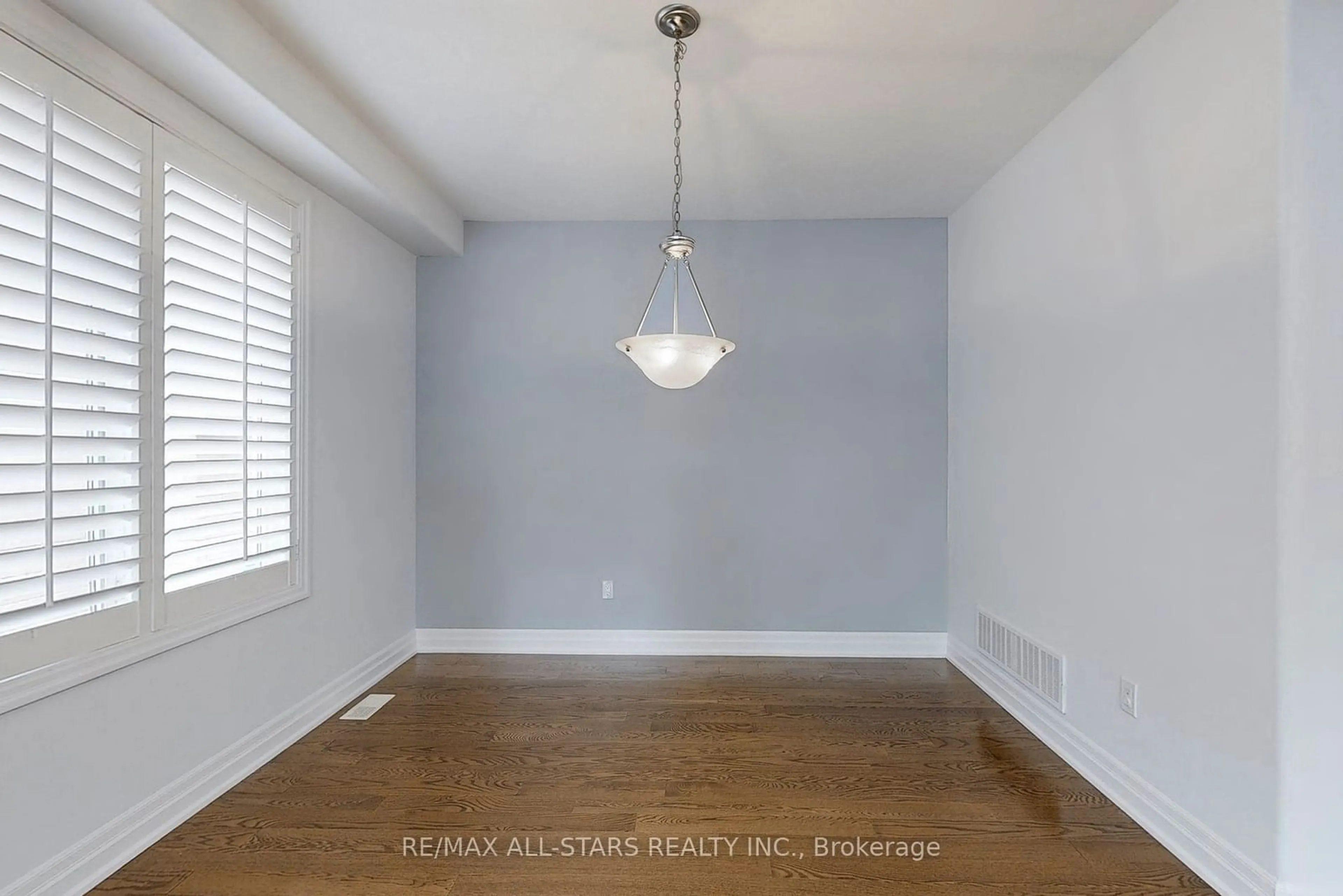 A pic of a room, wood floors for 29 Yorkleigh Circ, Whitchurch-Stouffville Ontario L4A 0Z5