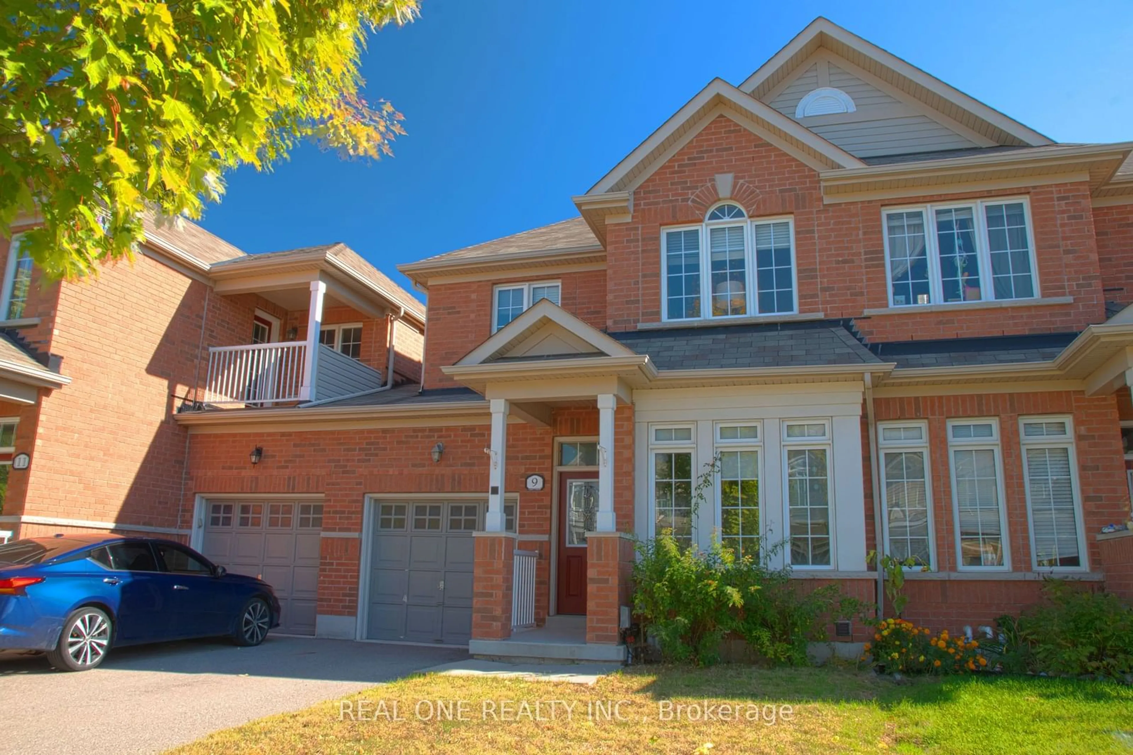 Home with brick exterior material for 9 Lundigan Dr, Georgina Ontario L4P 0C3