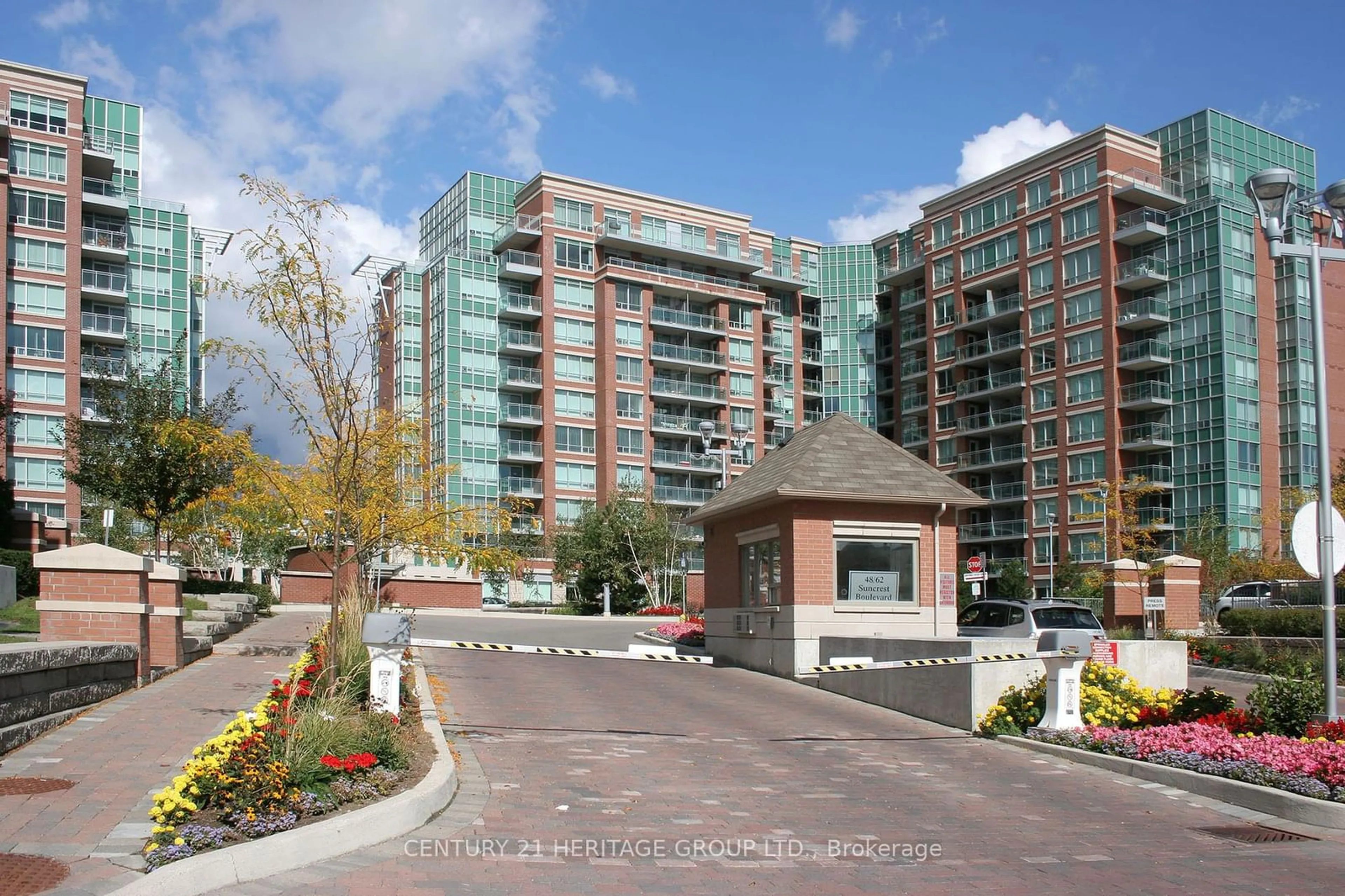 A pic from exterior of the house or condo, the front or back of building for 62 Suncrest Blvd #703, Markham Ontario L3T 7Y6