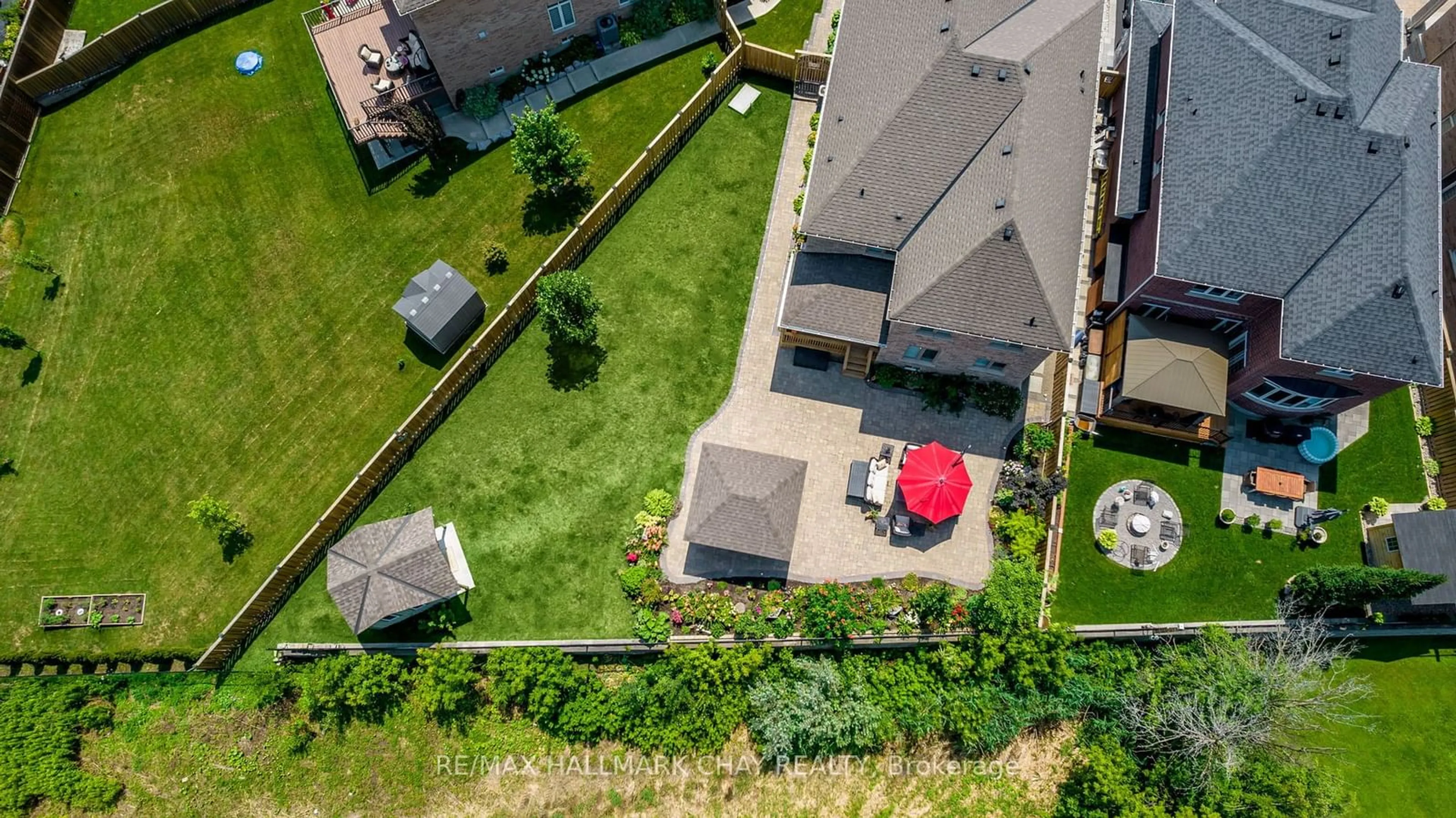 Patio, the fenced backyard for 40 Cayton Cres, Bradford West Gwillimbury Ontario L3Z 2A6