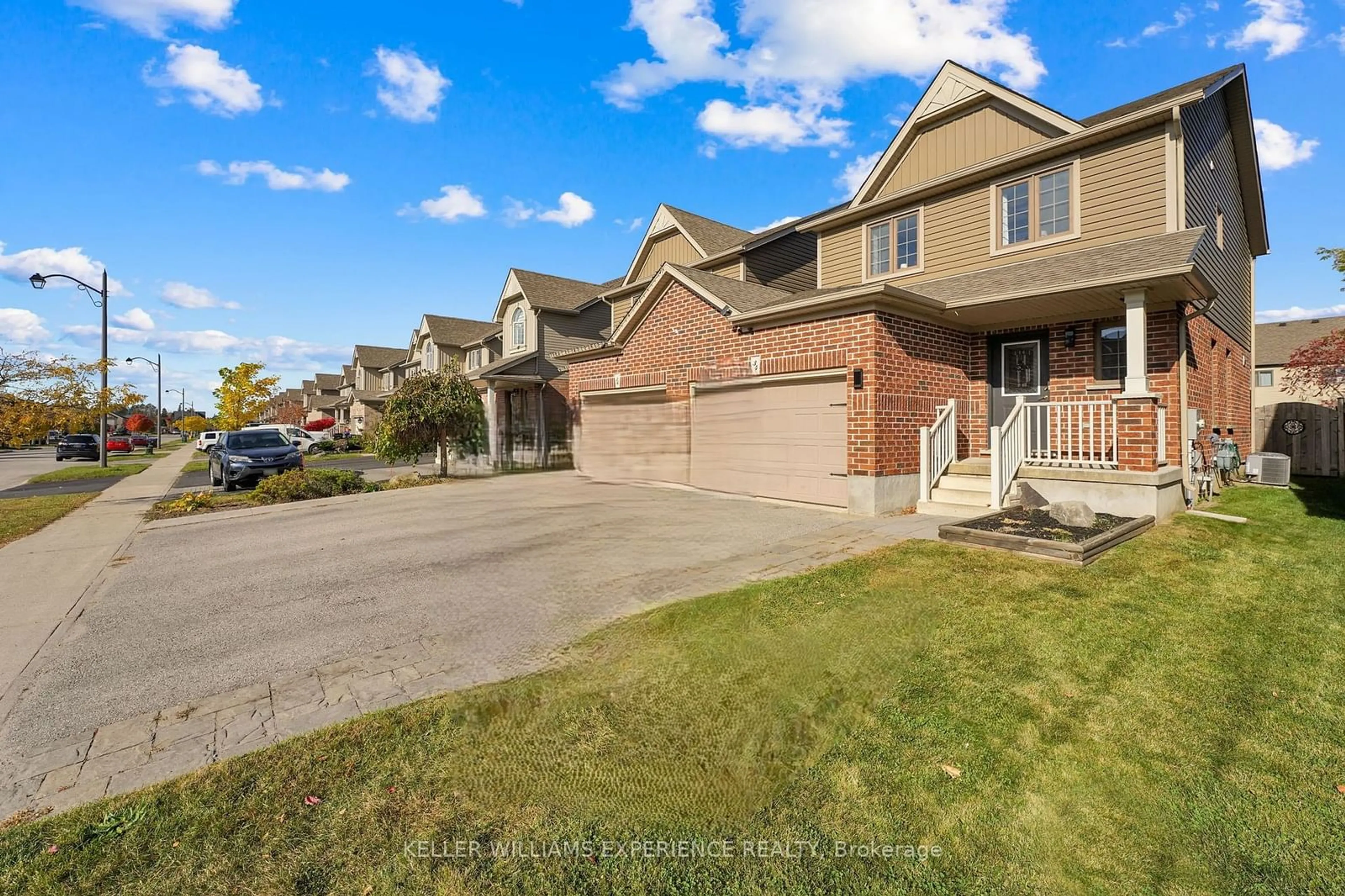 A pic from exterior of the house or condo, the street view for 34 QUIGLEY St, Essa Ontario L3W 0P3