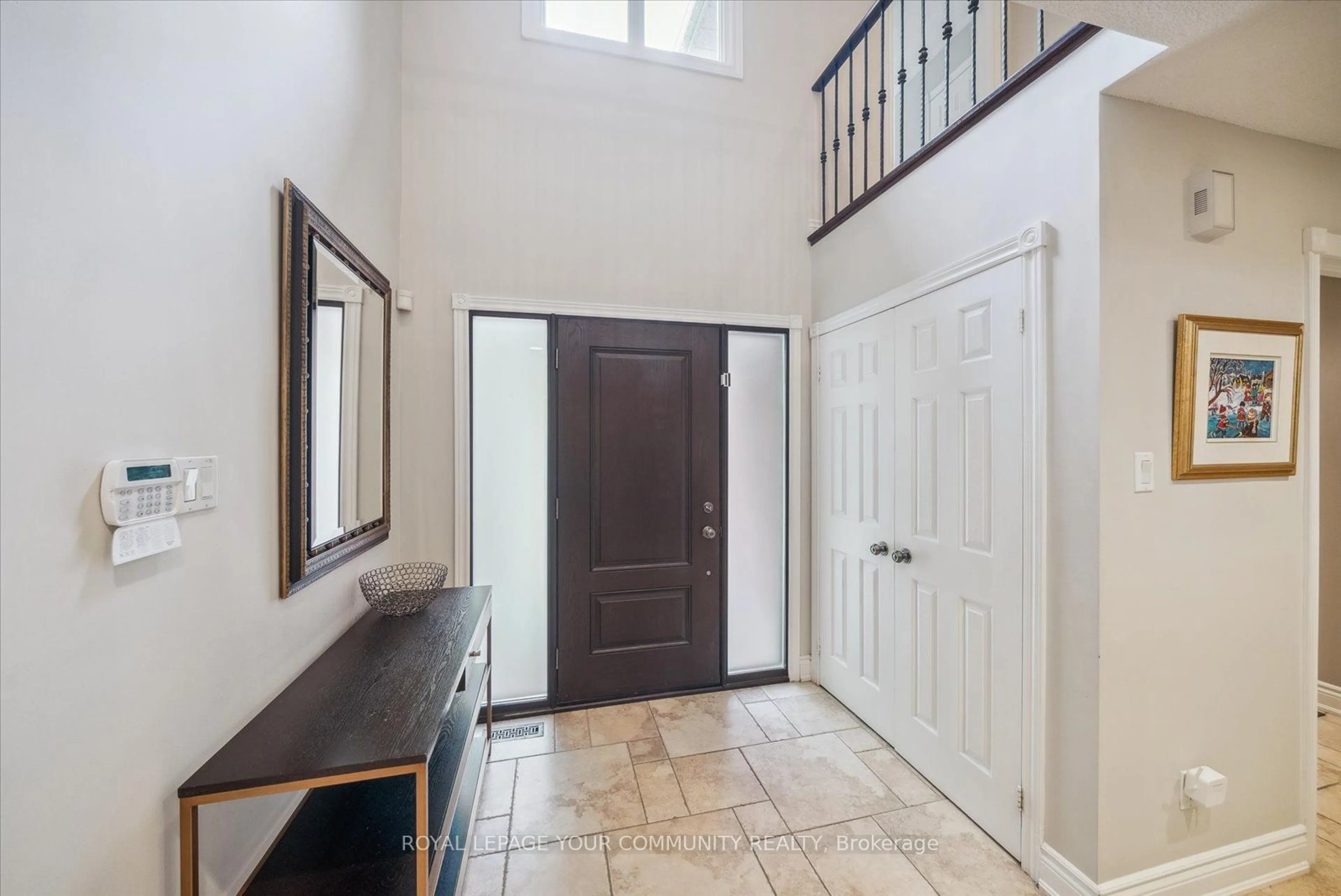 Indoor entryway, wood floors for 66 Palmerston Dr, Vaughan Ontario L4J 7V9