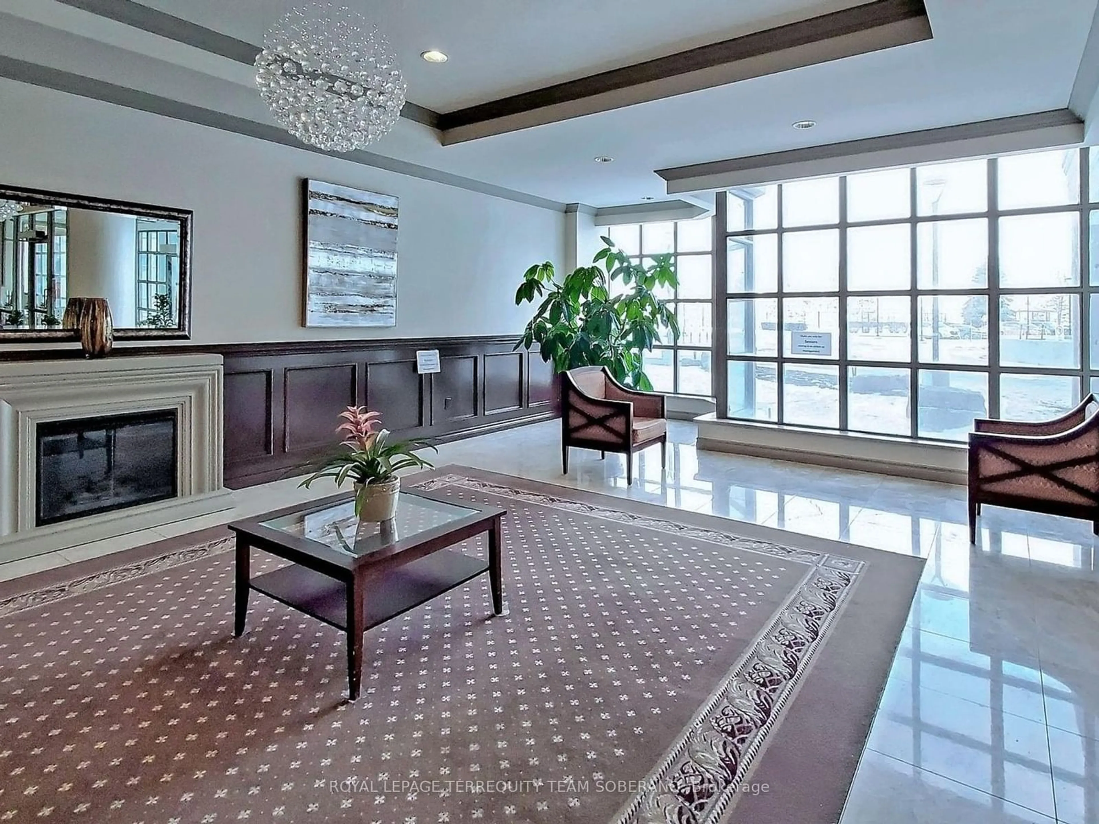 Indoor lobby, carpet floors for 7 Townsgate Dr #312, Vaughan Ontario L4J 7Z9