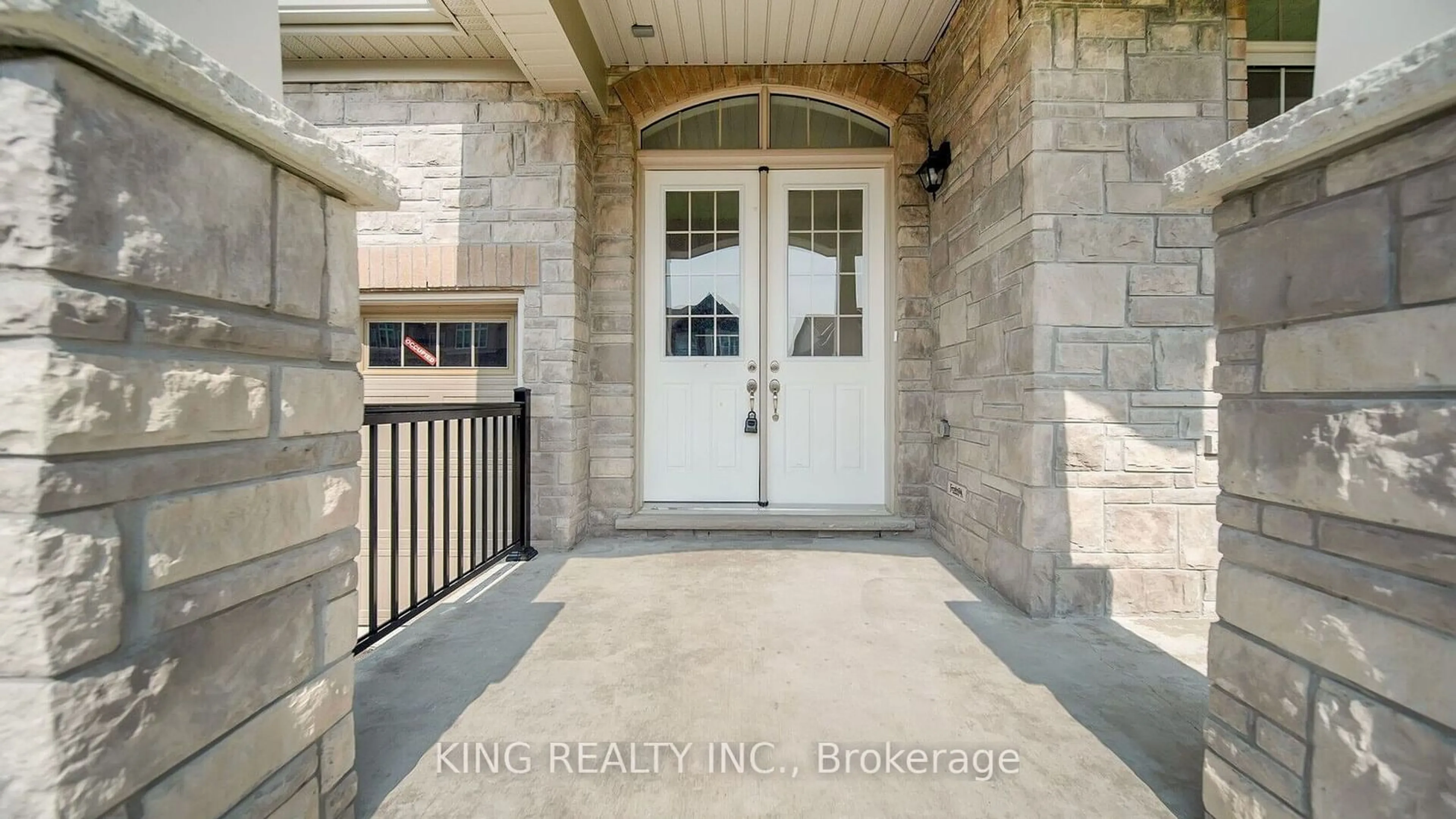 Indoor entryway, ceramic floors for 1629 Corsal Crt, Innisfil Ontario L9S 0P8