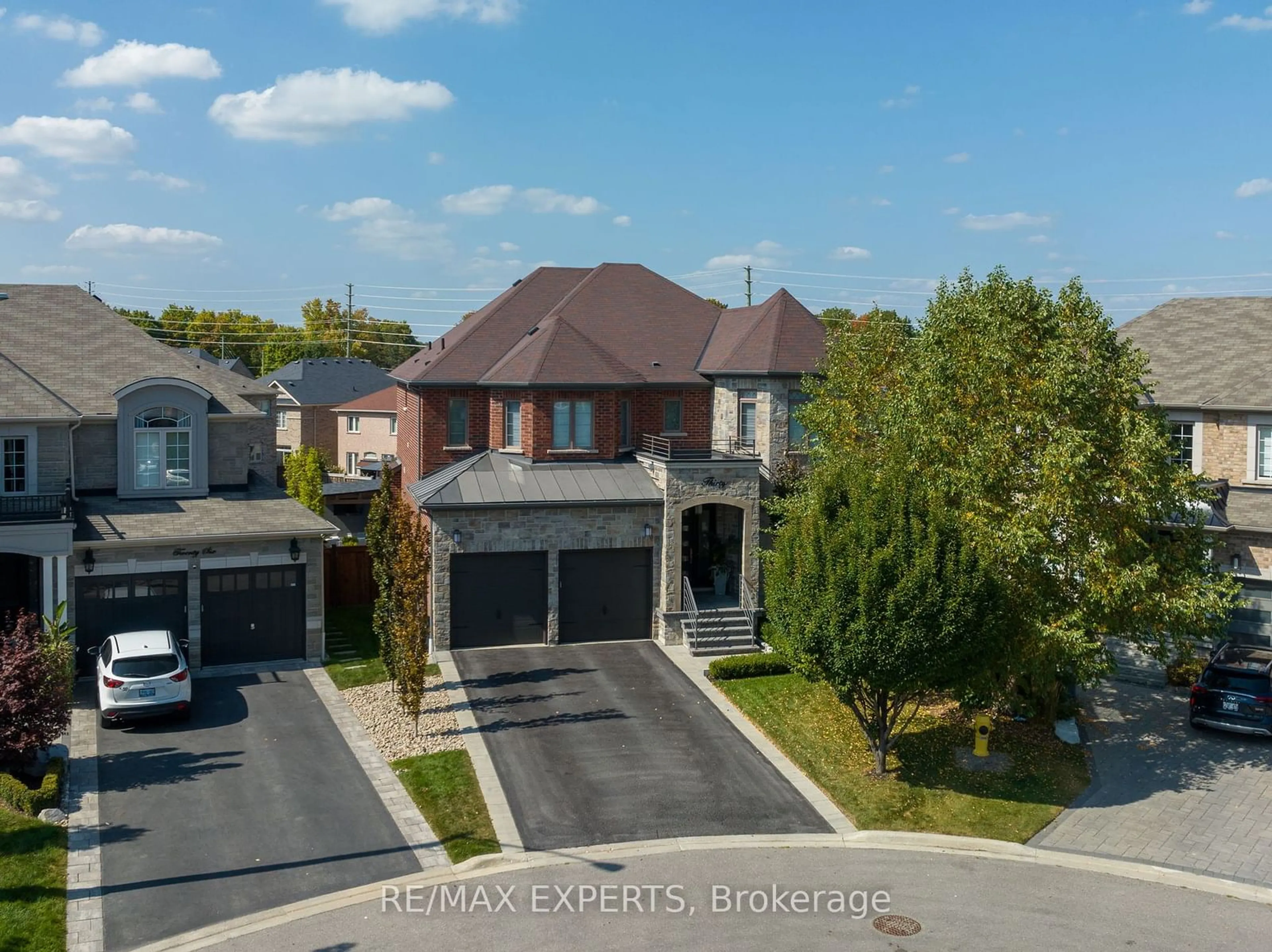 Frontside or backside of a home, the street view for 30 Ciro Barillari Crt, Vaughan Ontario L4H 0Y9