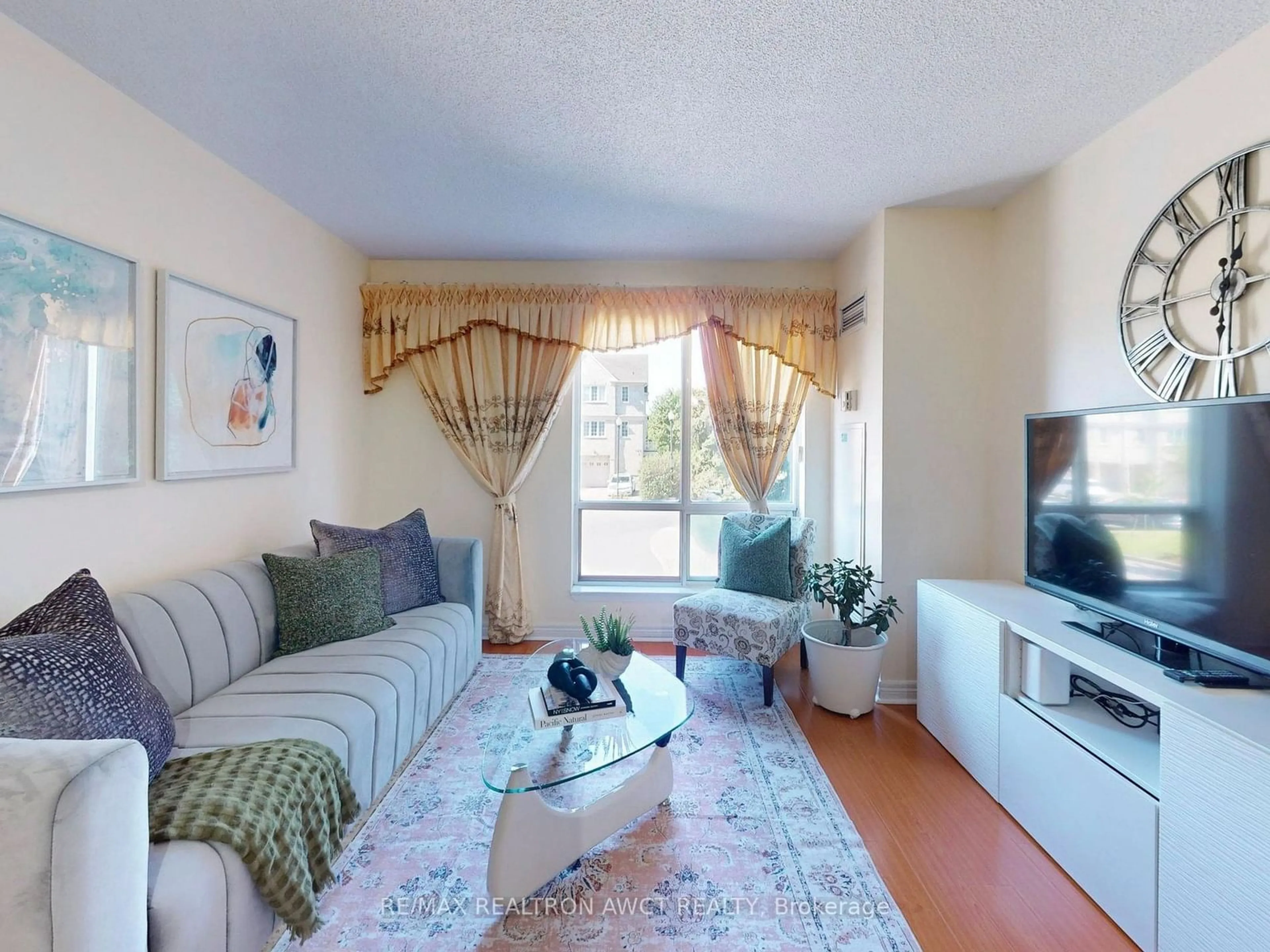 Living room for 399 South Park Rd #205, Markham Ontario L3T 7W6