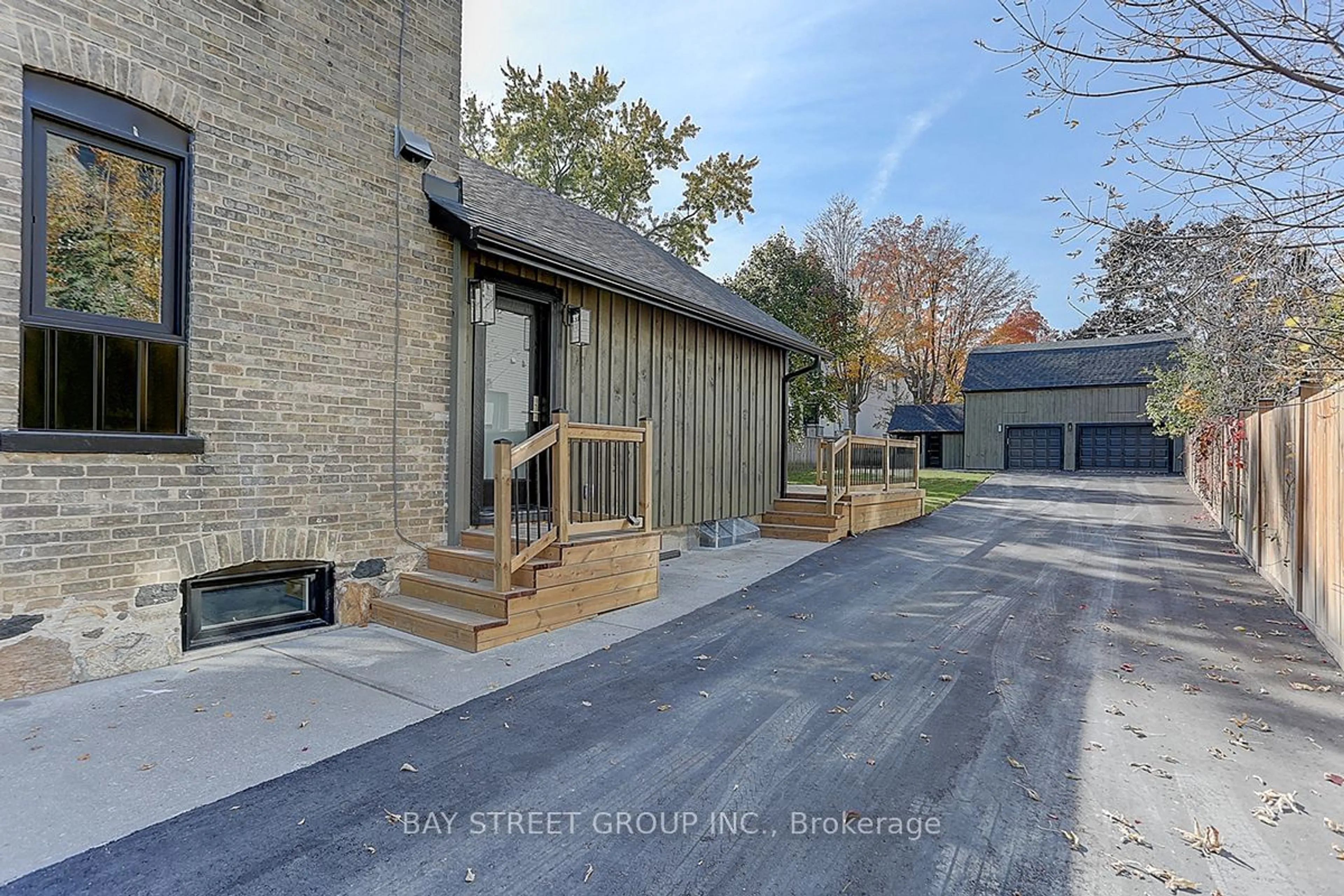 Frontside or backside of a home, the street view for 24 O'brien Ave, Whitchurch-Stouffville Ontario L4A 1G6