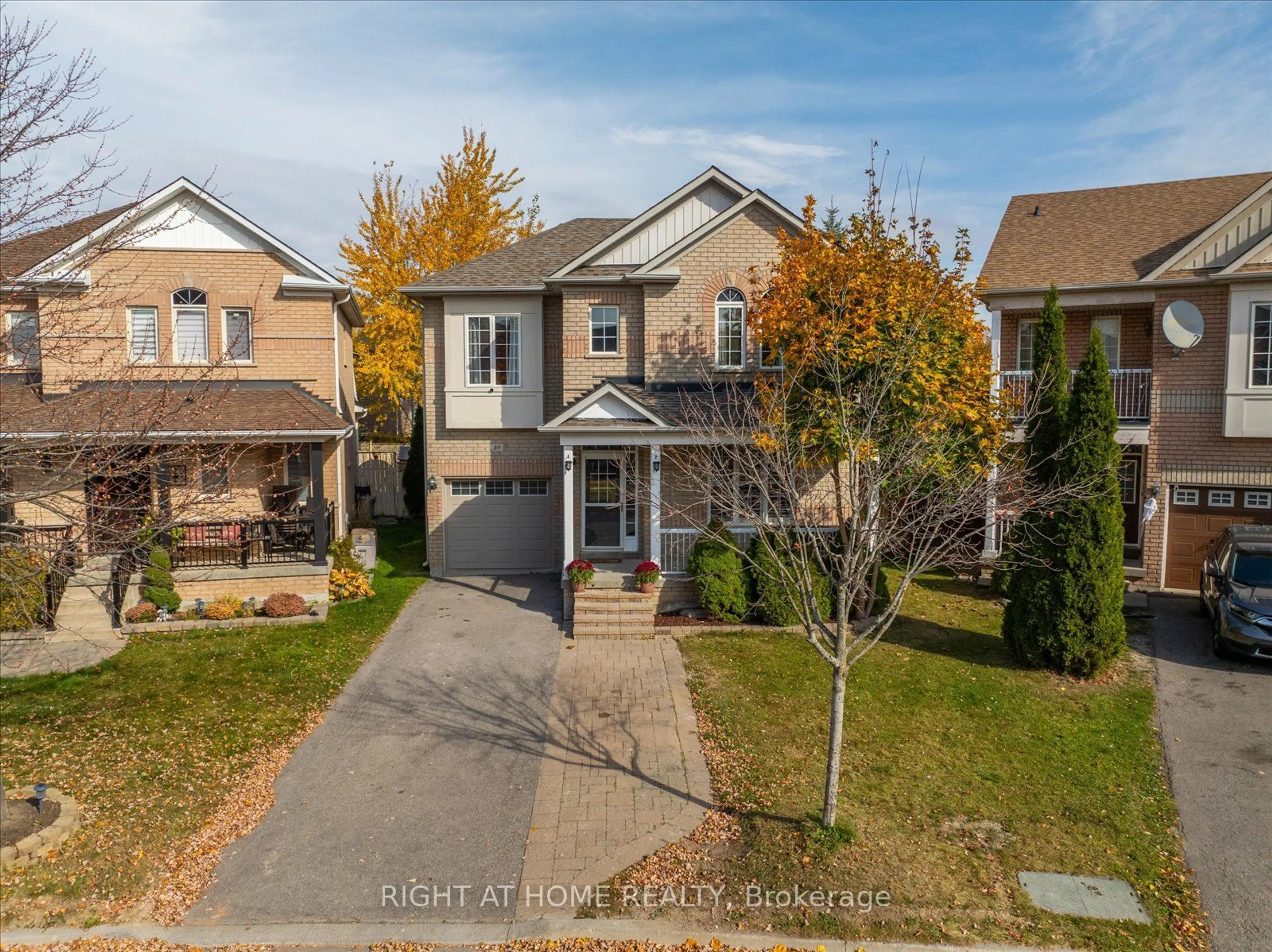 Frontside or backside of a home, the street view for 89 Watkins Glen Cres, Aurora Ontario L4G 7P4