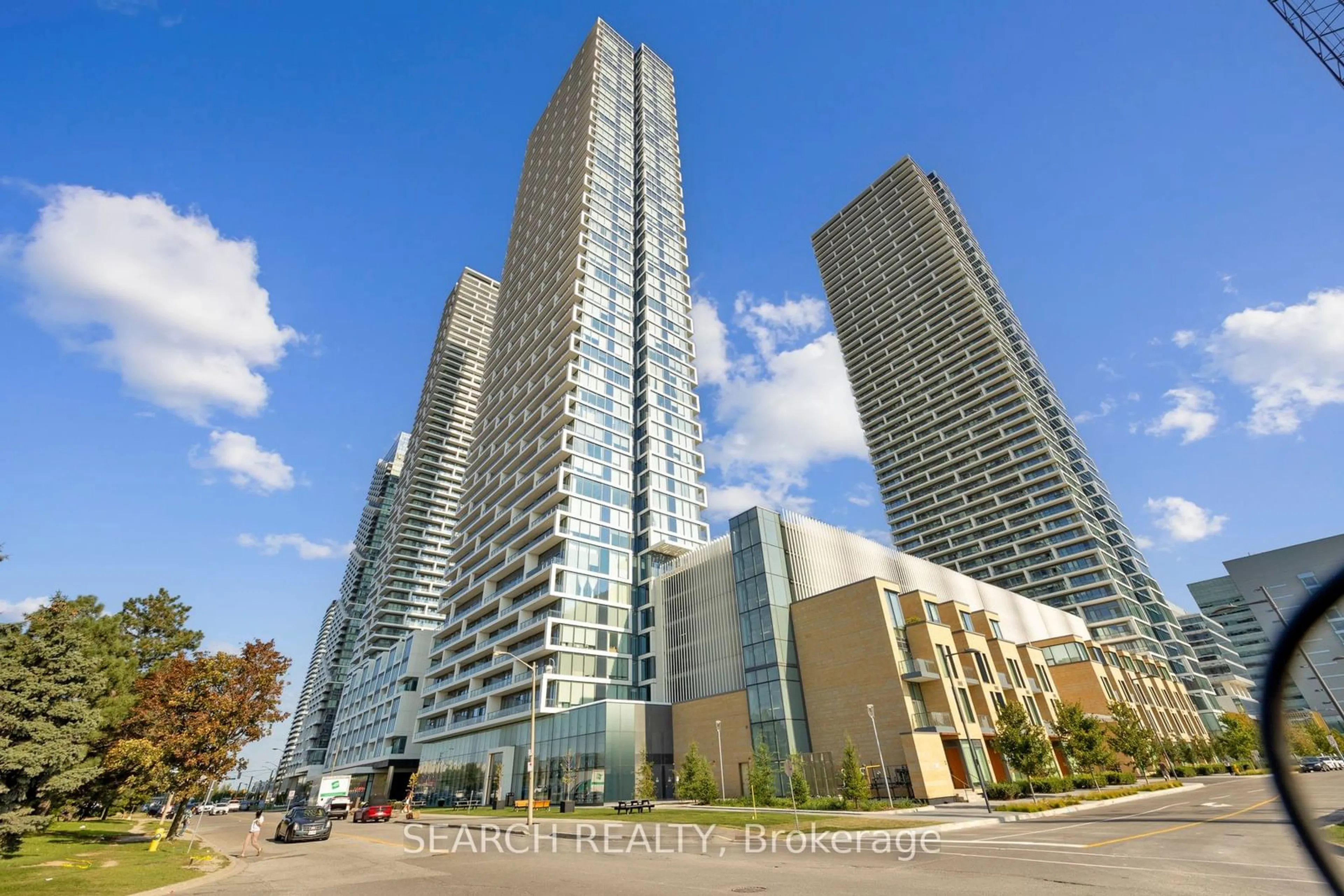 A pic from exterior of the house or condo, the front or back of building for 898 Portage Pkwy #3508, Vaughan Ontario L4K 0J6