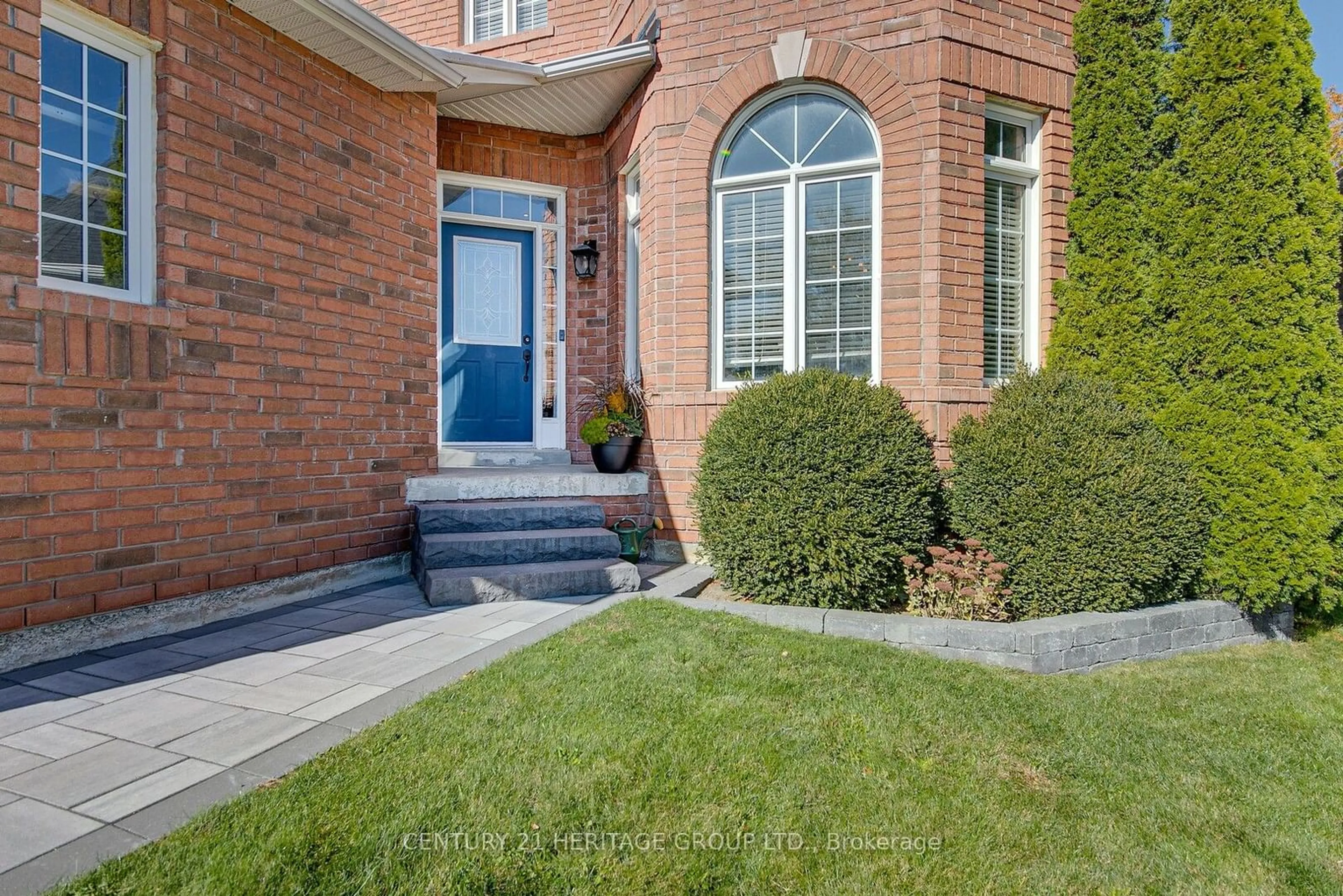 Home with brick exterior material for 1953 Romina Crt, Innisfil Ontario L9S 4Y1