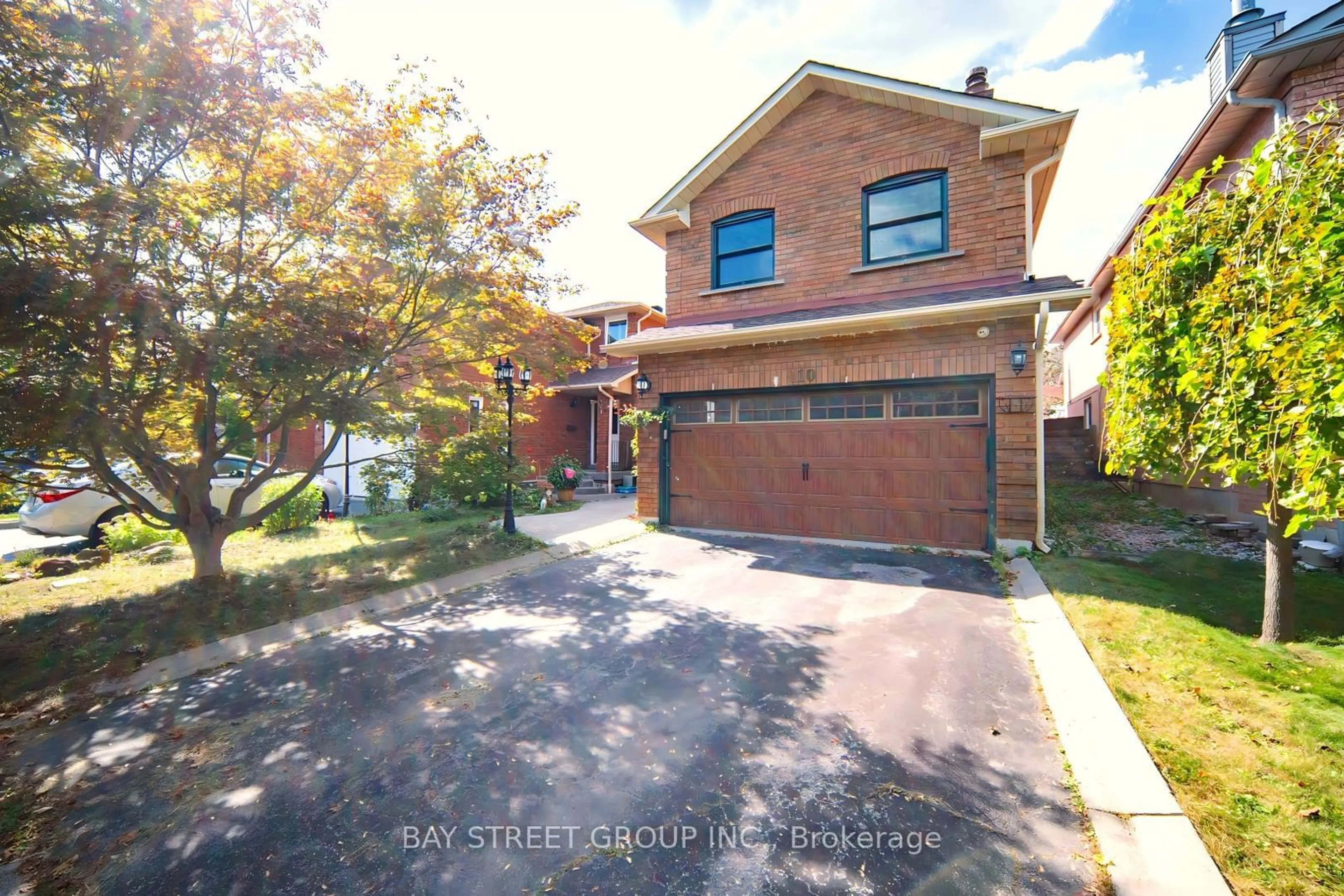 Home with brick exterior material for 110 Summitcrest Dr, Richmond Hill Ontario L4S 1A8