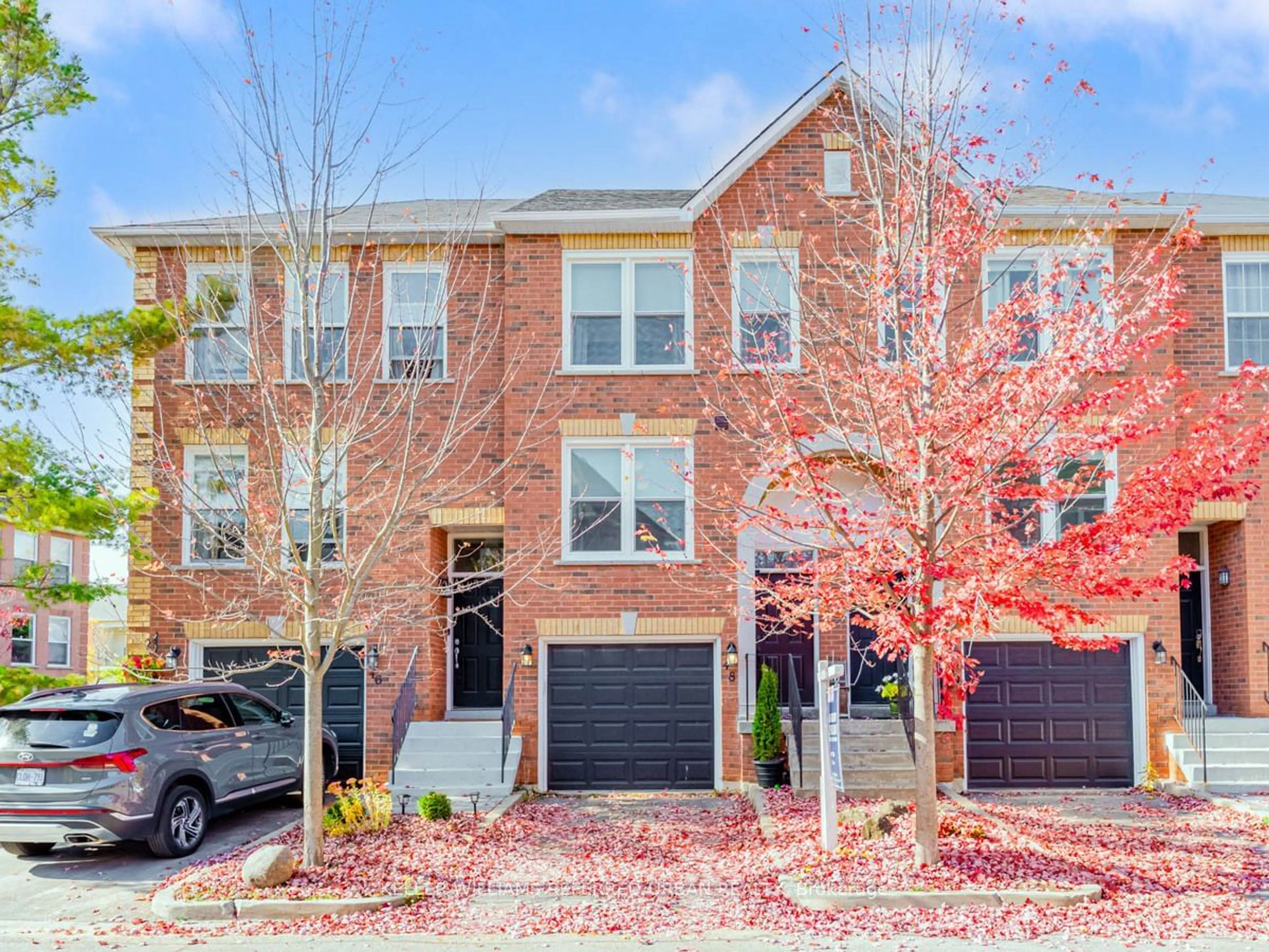 A pic from exterior of the house or condo, the street view for 48 Wyatt Lane, Aurora Ontario L4G 7E4