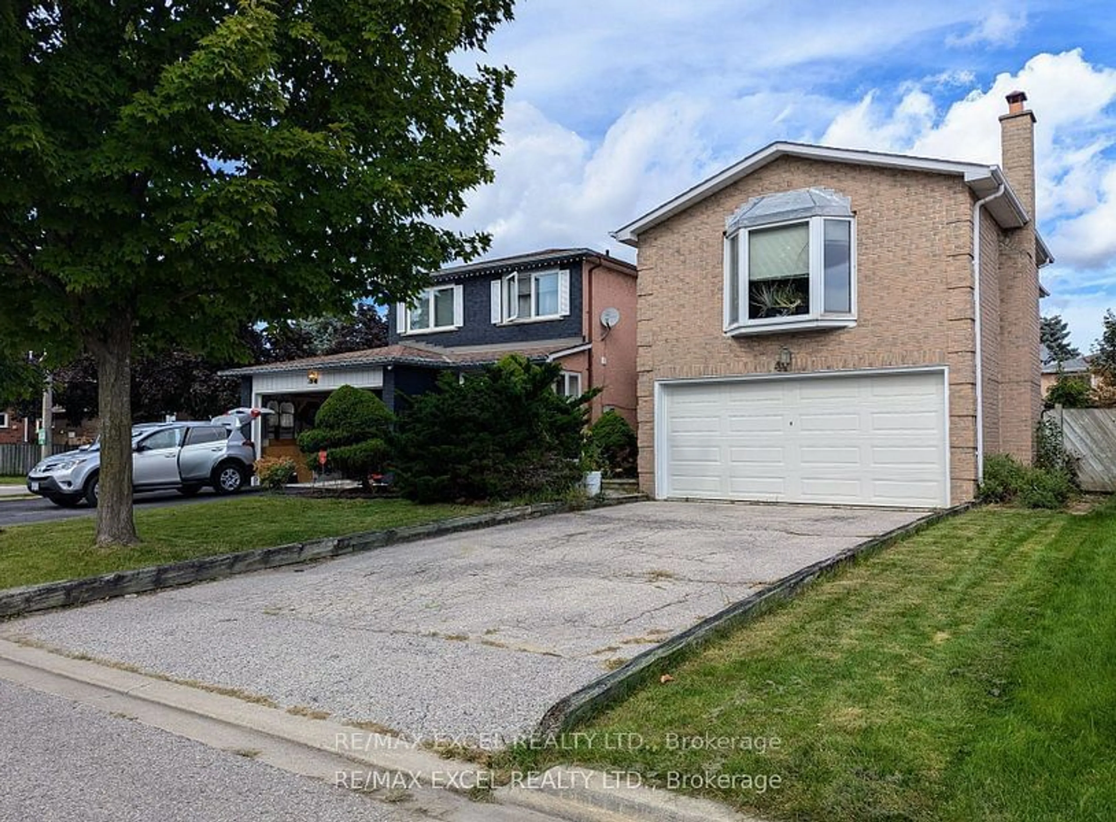 Frontside or backside of a home, the street view for 4 Burwell Cres, Markham Ontario L3P 6T6