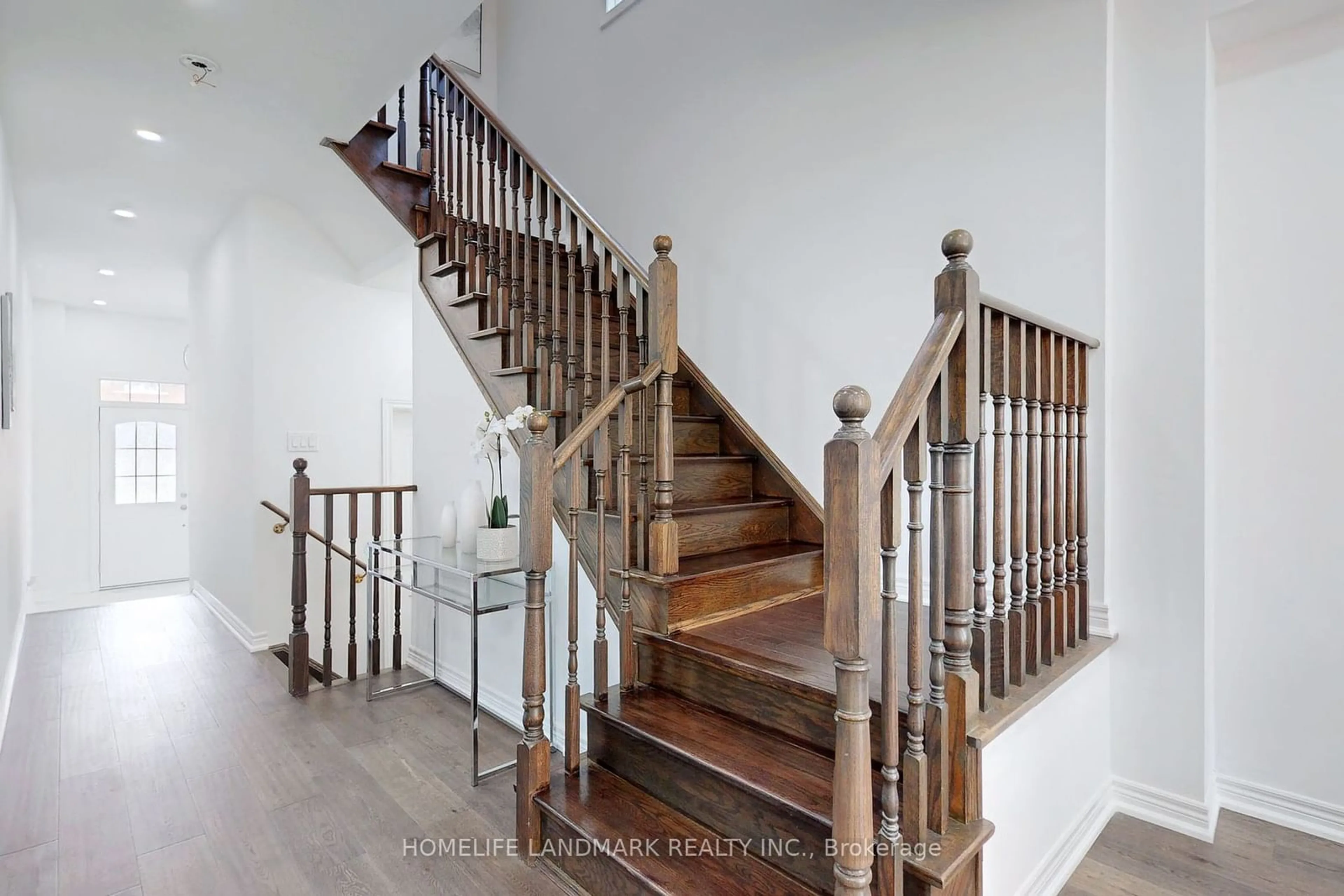 Stairs for 7 Reddington Rd, Markham Ontario L3S 0E2