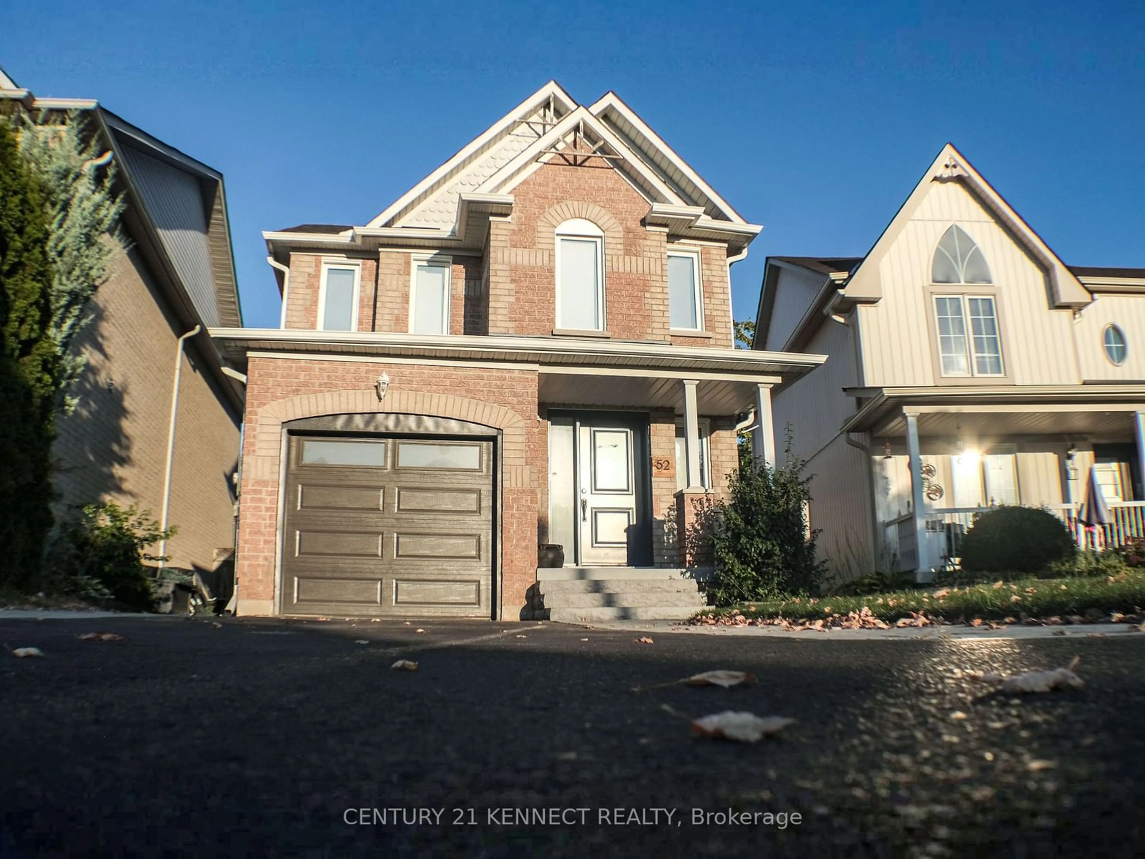 Frontside or backside of a home, the street view for 52 Margaret Graham Cres, East Gwillimbury Ontario L0G 1M0