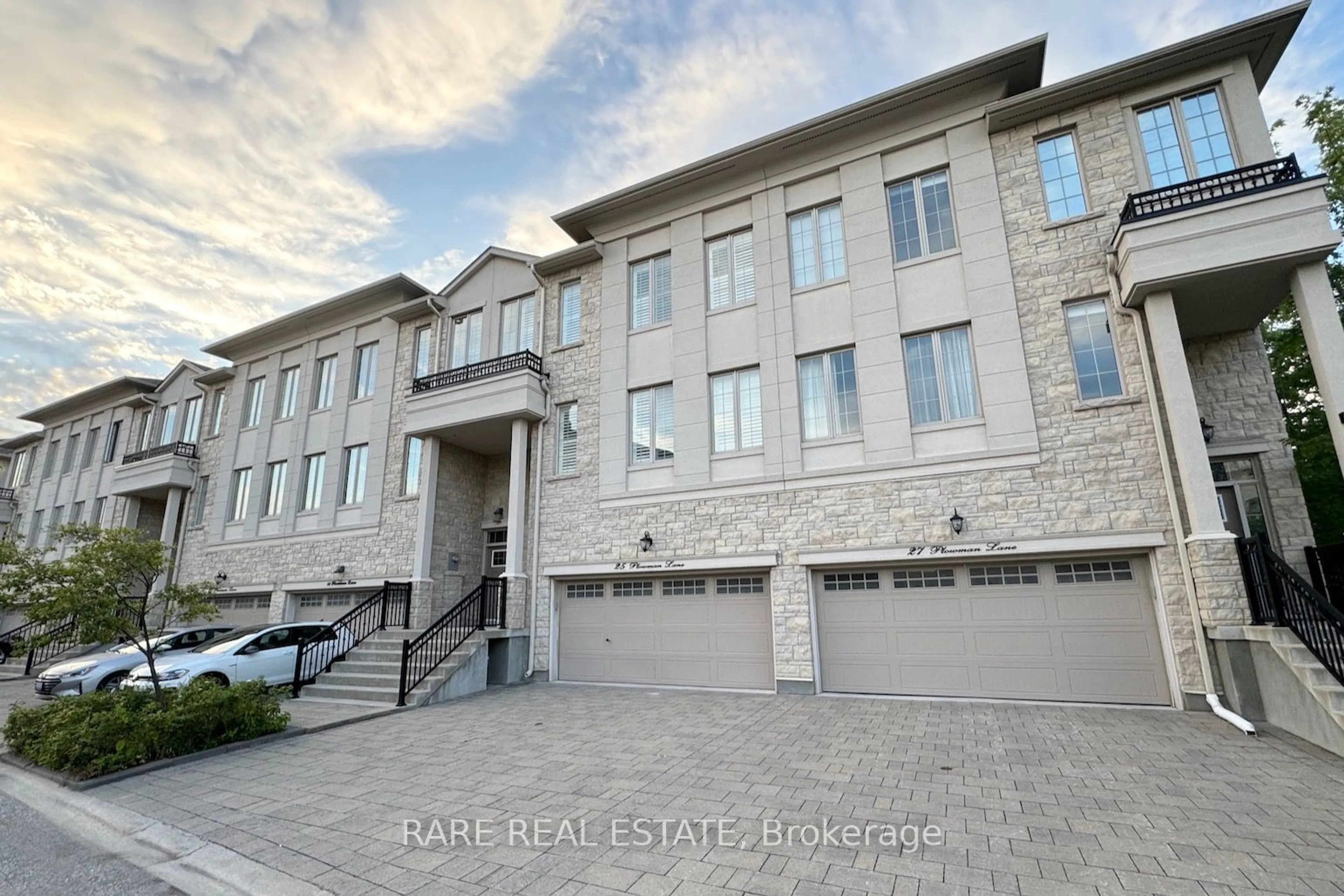 A pic from exterior of the house or condo, the front or back of building for 25 Plowman Lane, Richmond Hill Ontario L4C 0K9