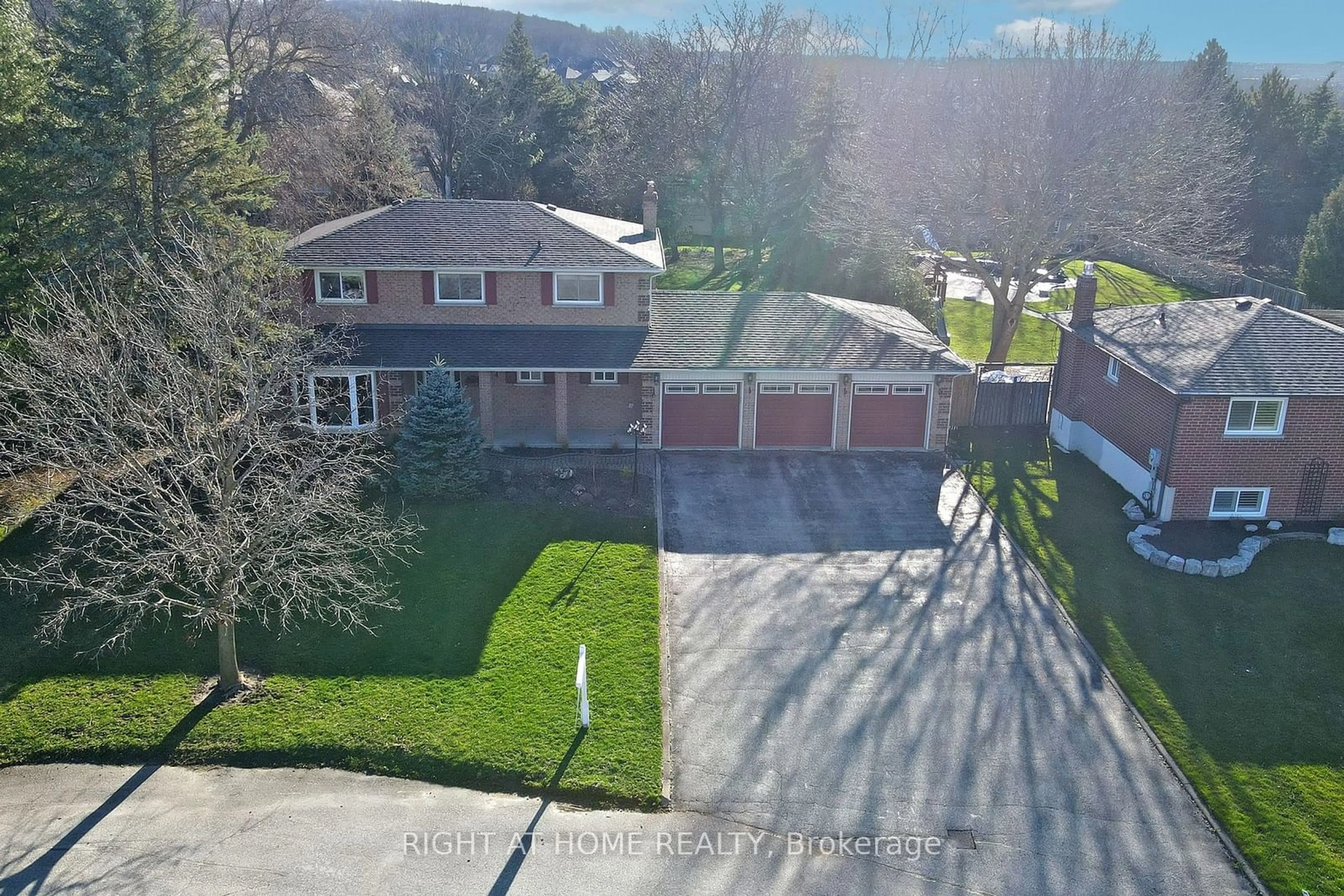 Frontside or backside of a home, the street view for 74 Samuel Lount Rd, East Gwillimbury Ontario L9N 1G5