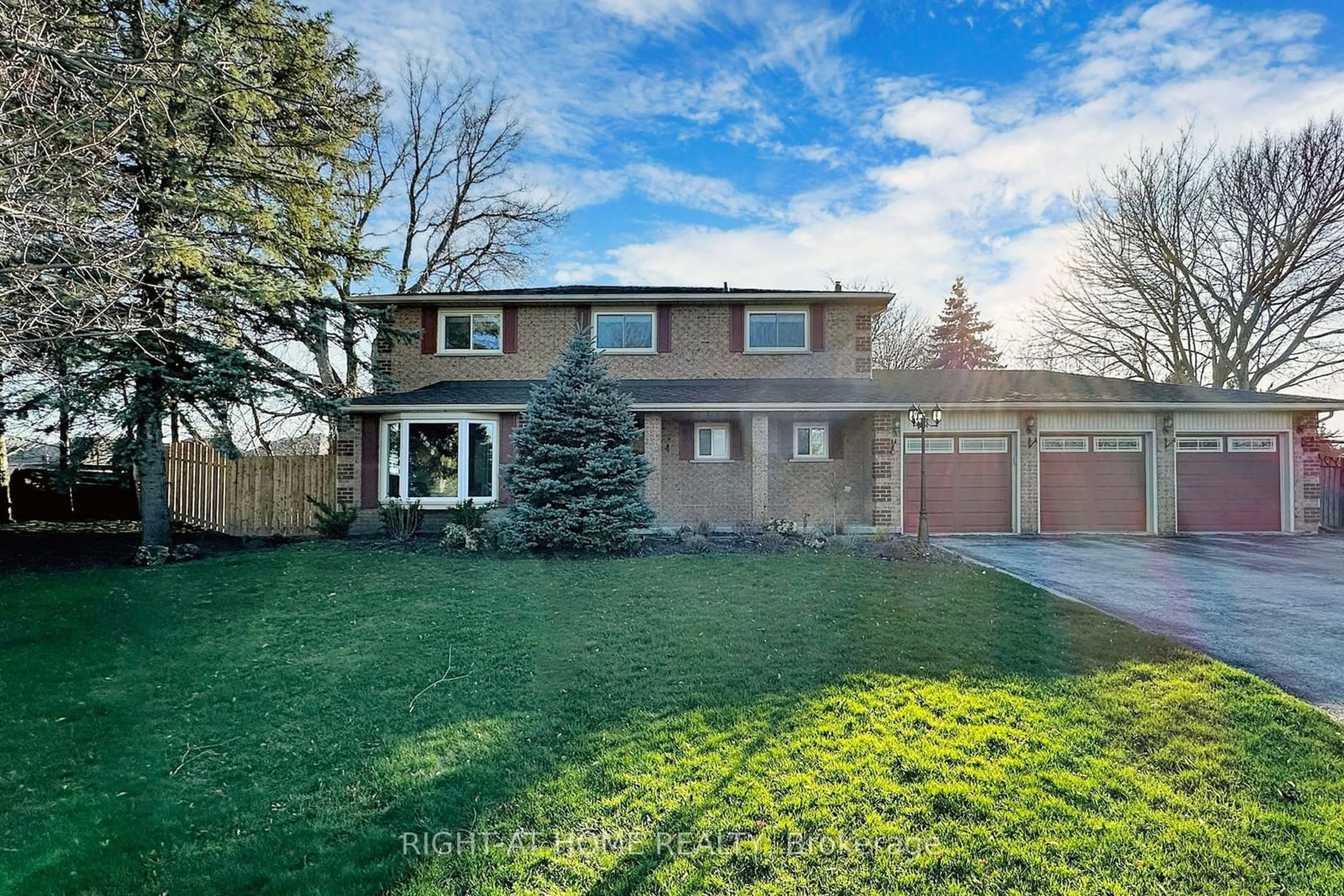 Frontside or backside of a home, the fenced backyard for 74 Samuel Lount Rd, East Gwillimbury Ontario L9N 1G5