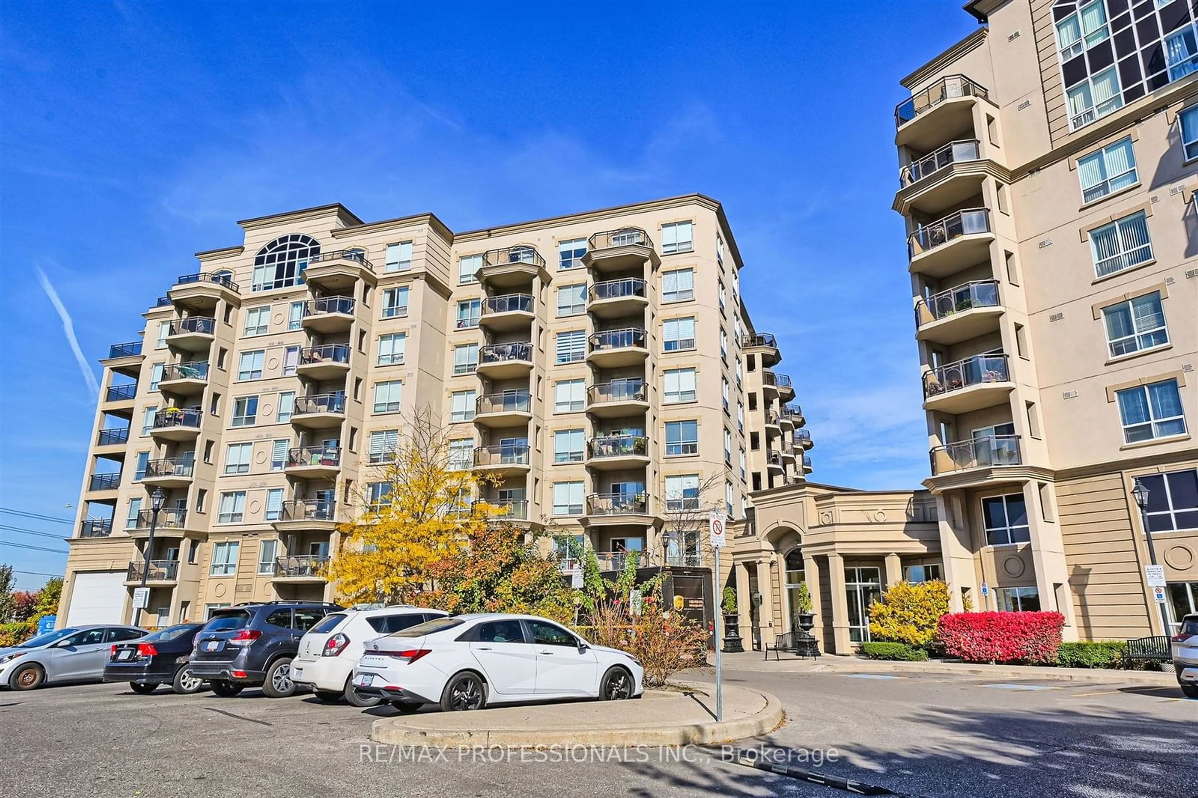 A pic from exterior of the house or condo, the front or back of building for 8 Maison Parc Crt #217, Vaughan Ontario L4J 9K5