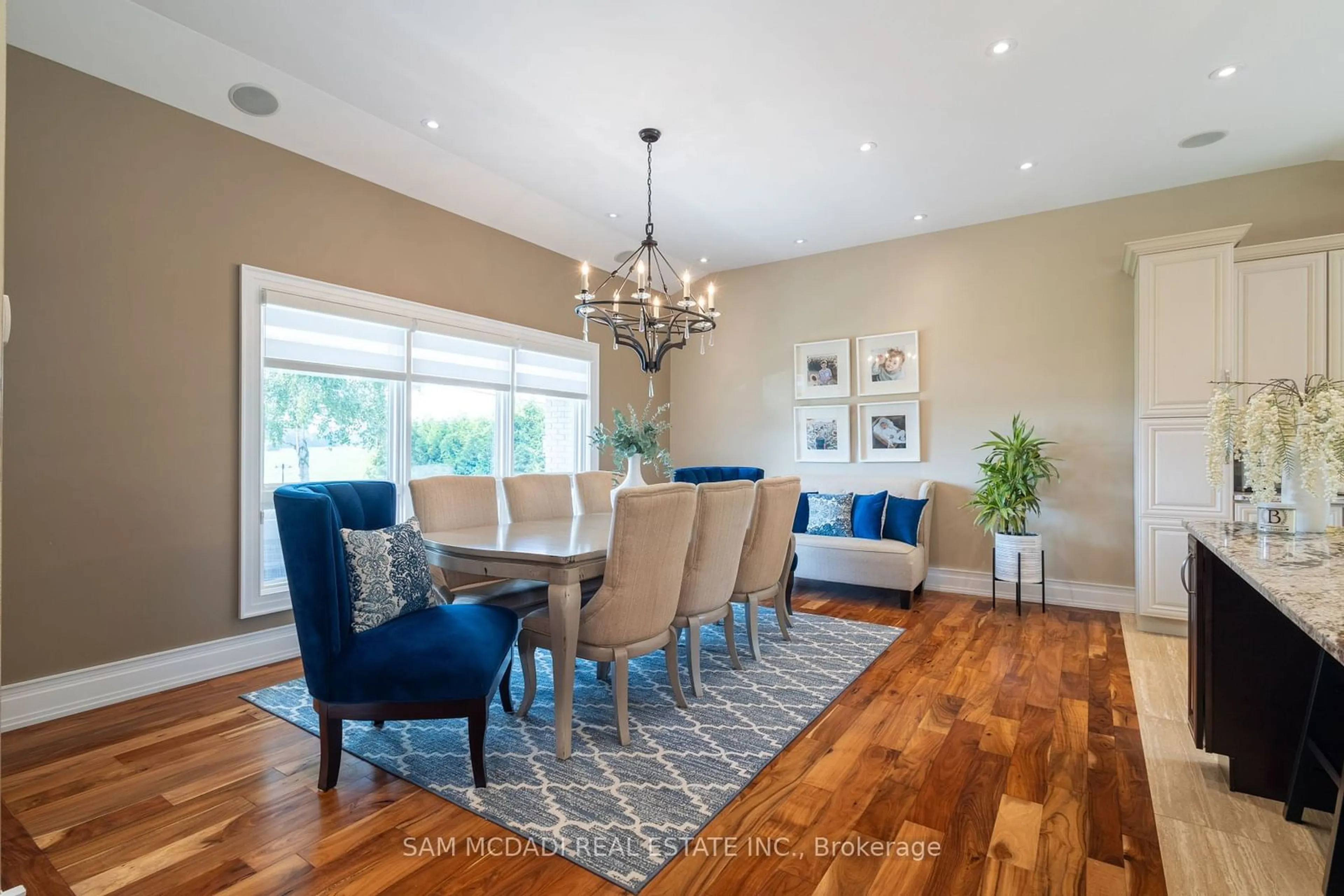 Dining room, wood floors, mountain for 3587 Sideroad 10, Bradford West Gwillimbury Ontario L3Z 3V6